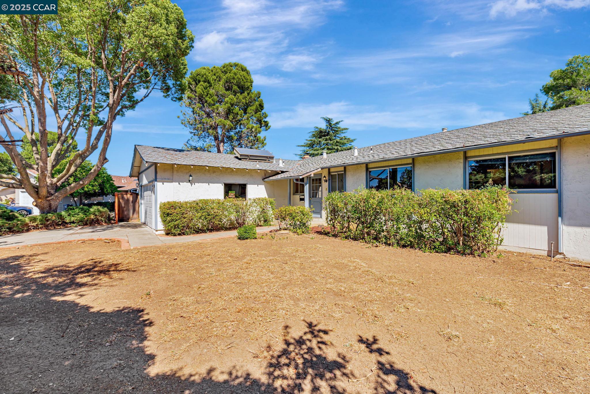 Detail Gallery Image 3 of 40 For 1201 Illinois Ct, Concord,  CA 94521 - 6 Beds | 3 Baths