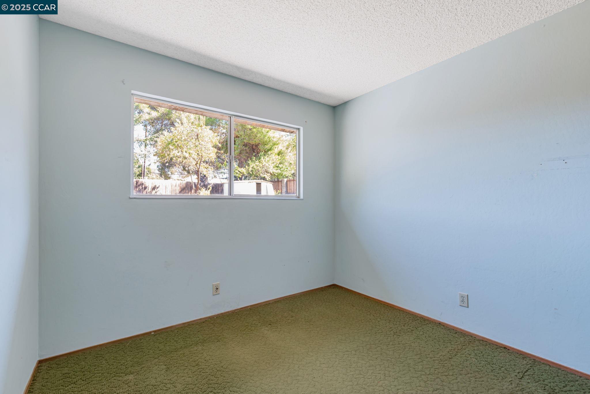 Detail Gallery Image 21 of 40 For 1201 Illinois Ct, Concord,  CA 94521 - 6 Beds | 3 Baths