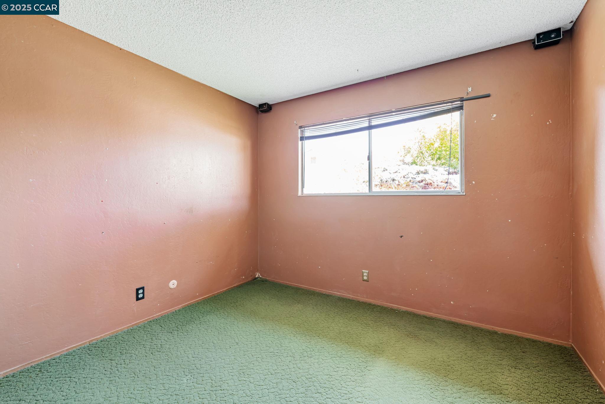 Detail Gallery Image 26 of 40 For 1201 Illinois Ct, Concord,  CA 94521 - 6 Beds | 3 Baths