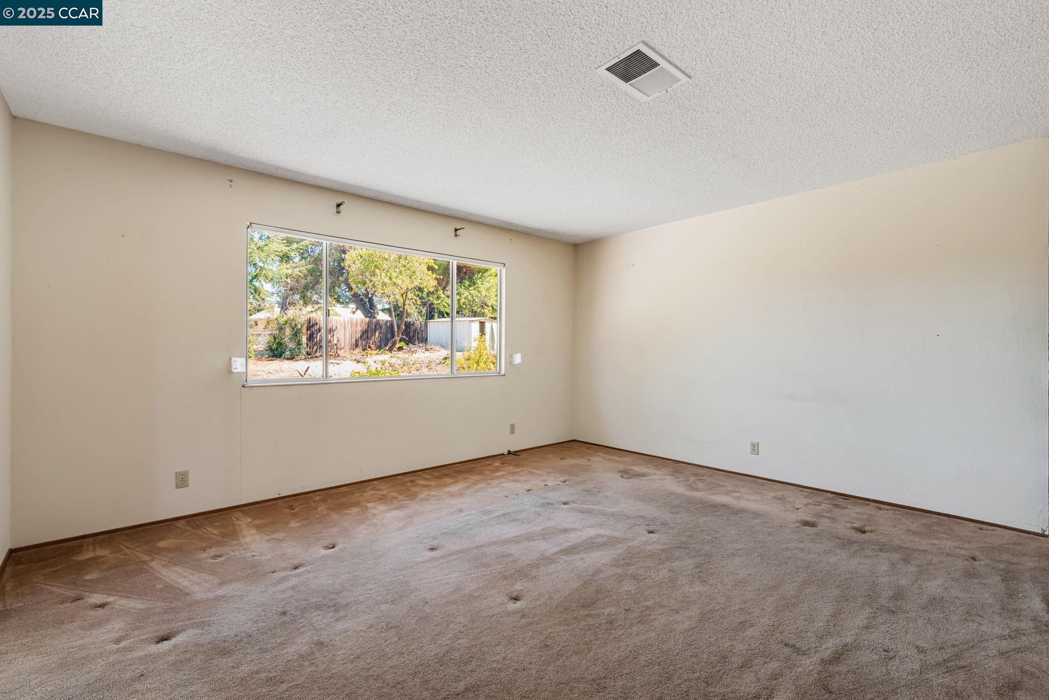 Detail Gallery Image 7 of 40 For 1201 Illinois Ct, Concord,  CA 94521 - 6 Beds | 3 Baths