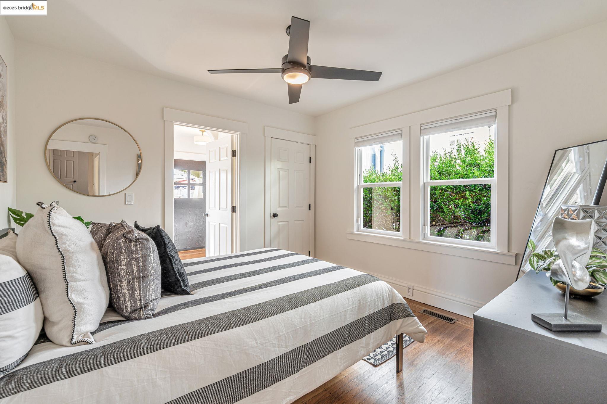 Detail Gallery Image 24 of 37 For 1920 5th Ave, Oakland,  CA 94606 - 3 Beds | 2 Baths