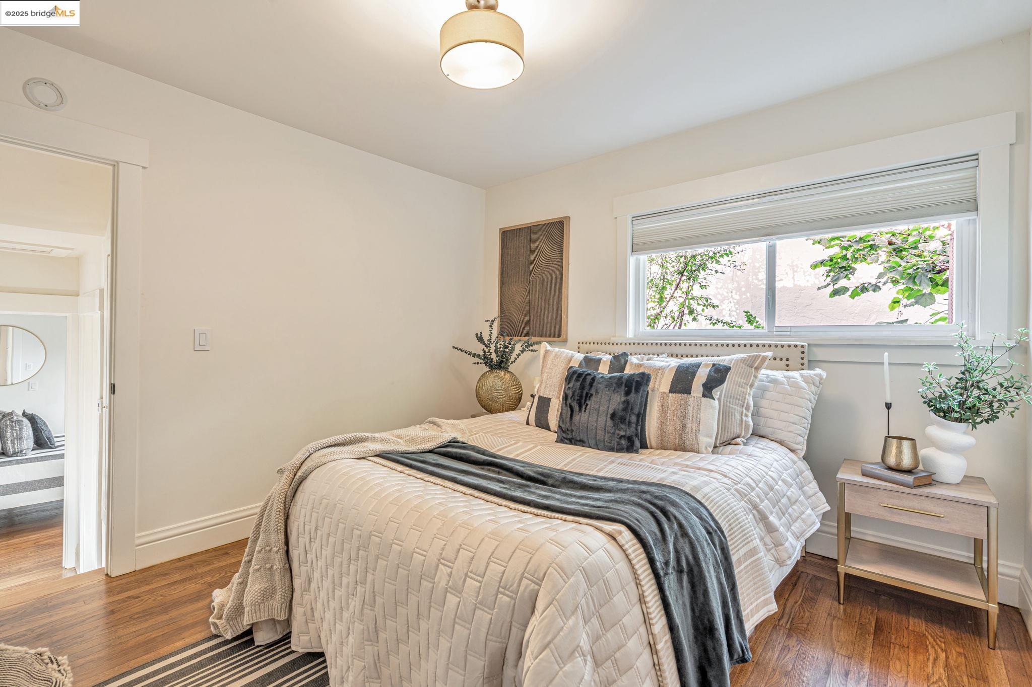Detail Gallery Image 26 of 37 For 1920 5th Ave, Oakland,  CA 94606 - 3 Beds | 2 Baths