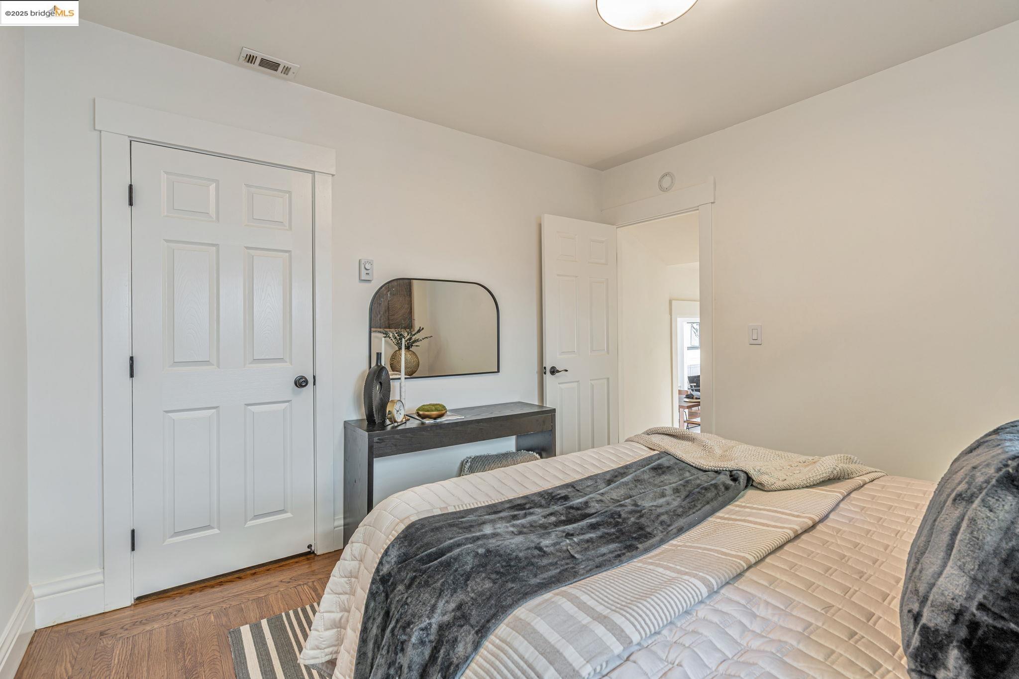 Detail Gallery Image 27 of 37 For 1920 5th Ave, Oakland,  CA 94606 - 3 Beds | 2 Baths