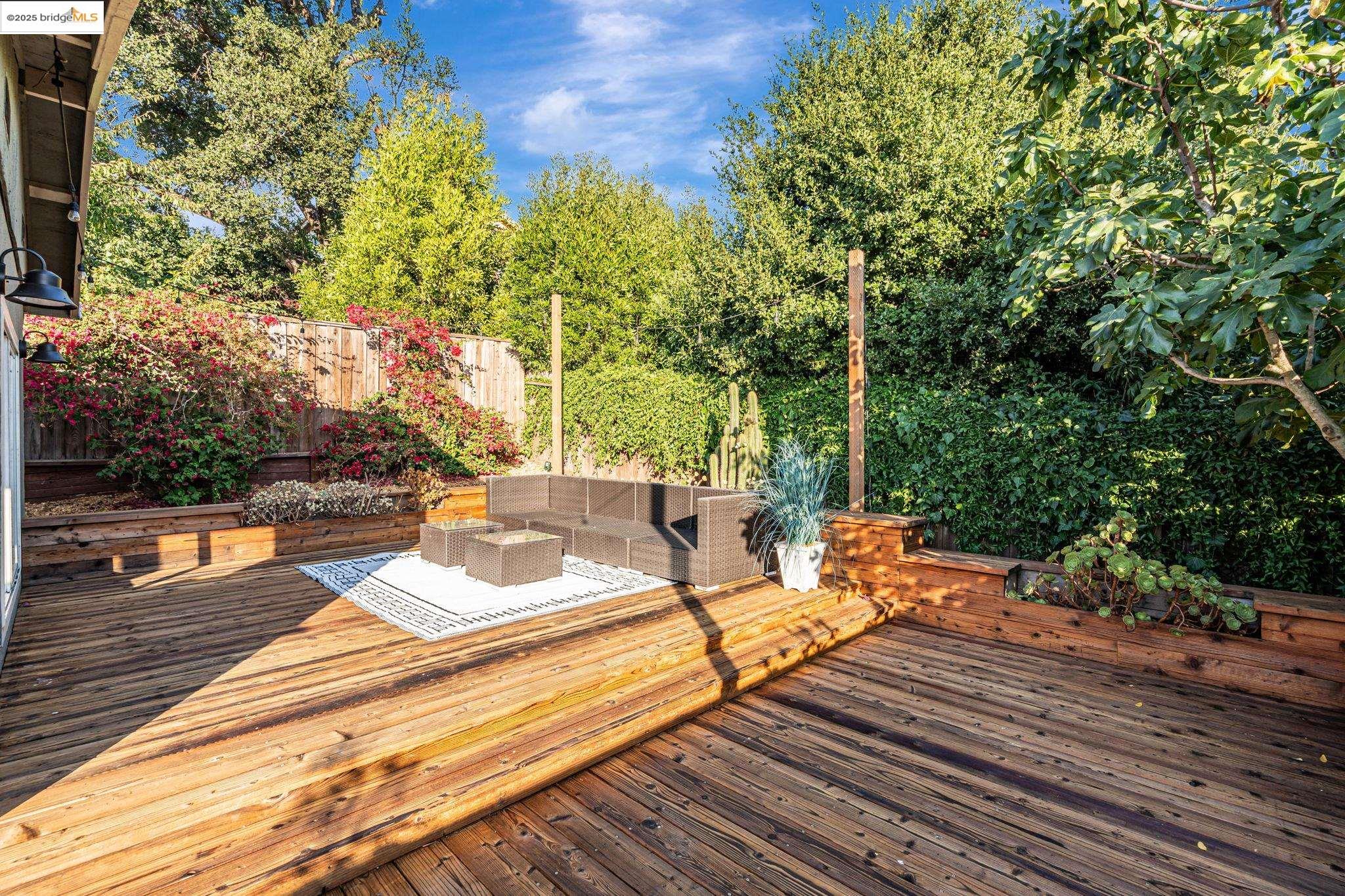 Detail Gallery Image 34 of 37 For 1920 5th Ave, Oakland,  CA 94606 - 3 Beds | 2 Baths