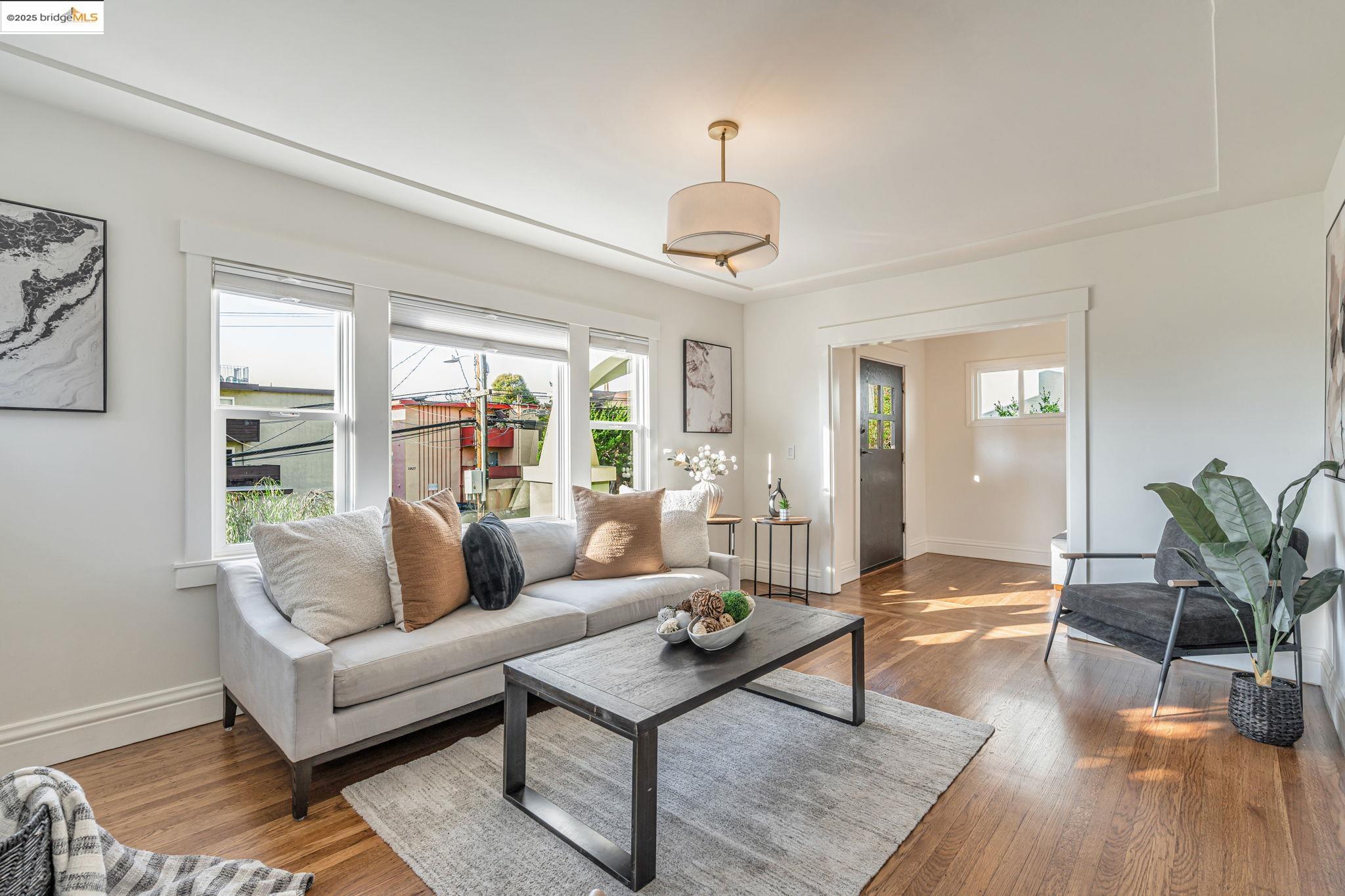 Detail Gallery Image 10 of 37 For 1920 5th Ave, Oakland,  CA 94606 - 3 Beds | 2 Baths