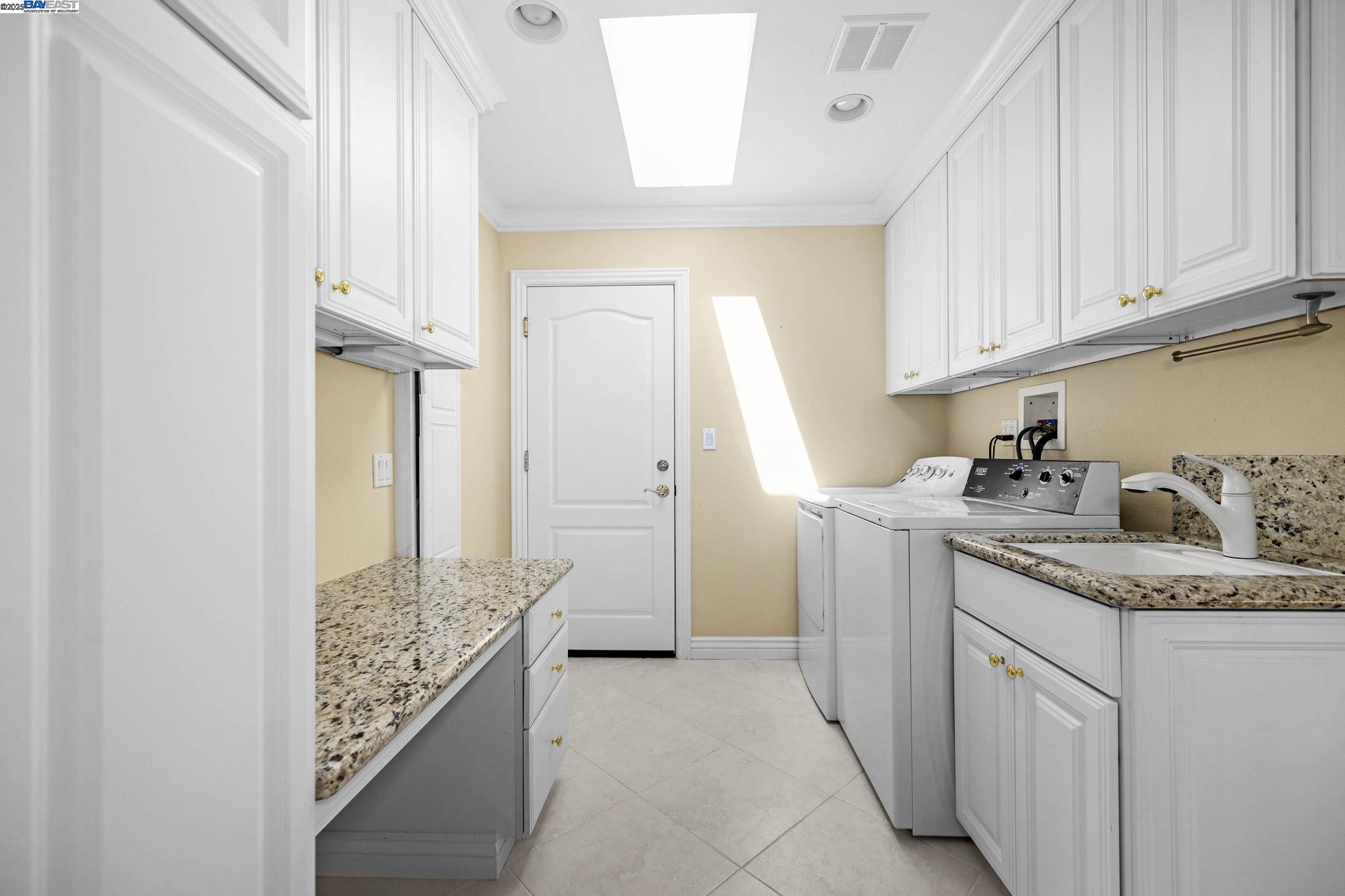 Detail Gallery Image 14 of 15 For 17 Dogwood Ct, Walnut Creek,  CA 94598 - 4 Beds | 2/1 Baths