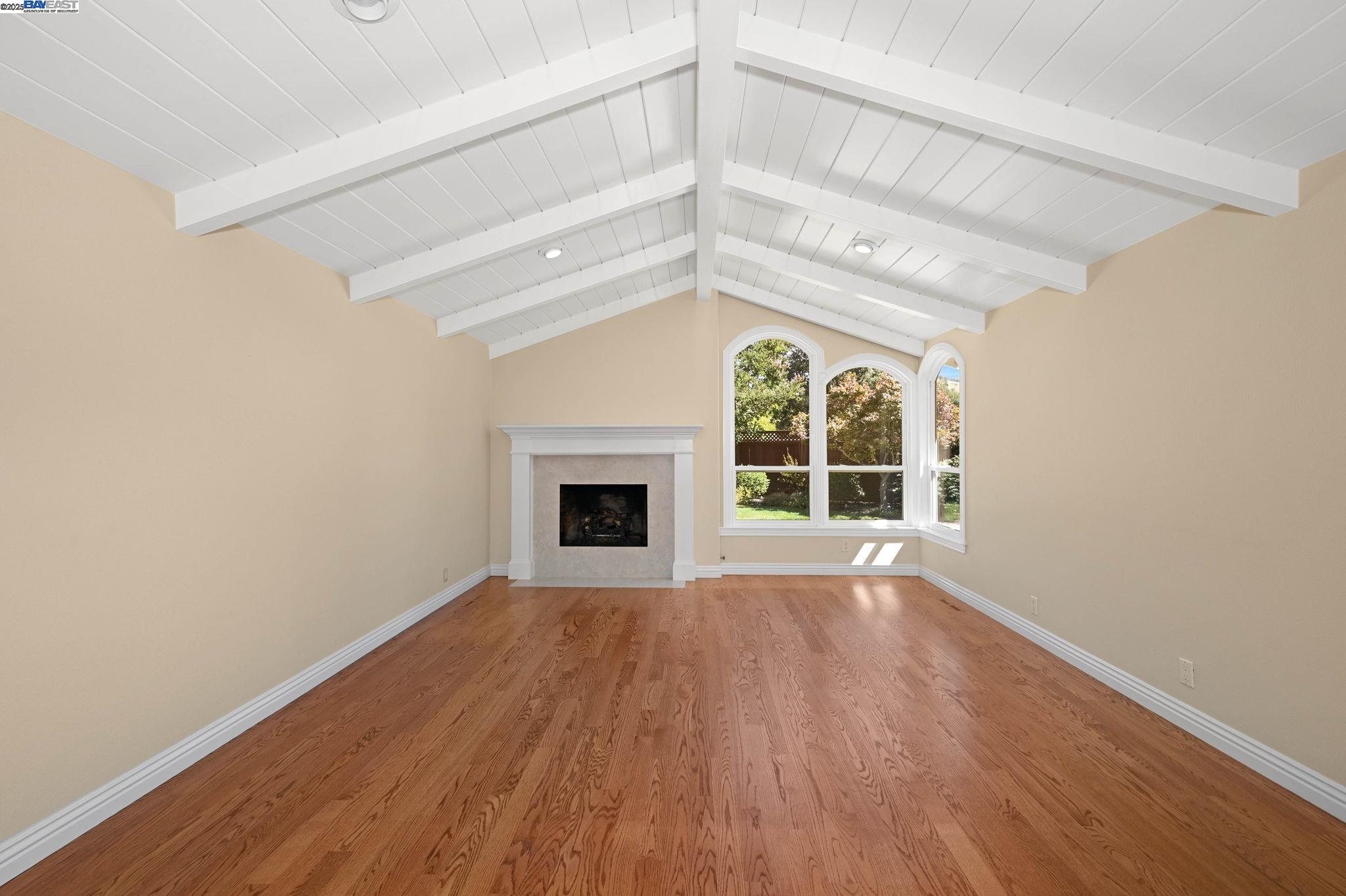 Detail Gallery Image 10 of 15 For 17 Dogwood Ct, Walnut Creek,  CA 94598 - 4 Beds | 2/1 Baths