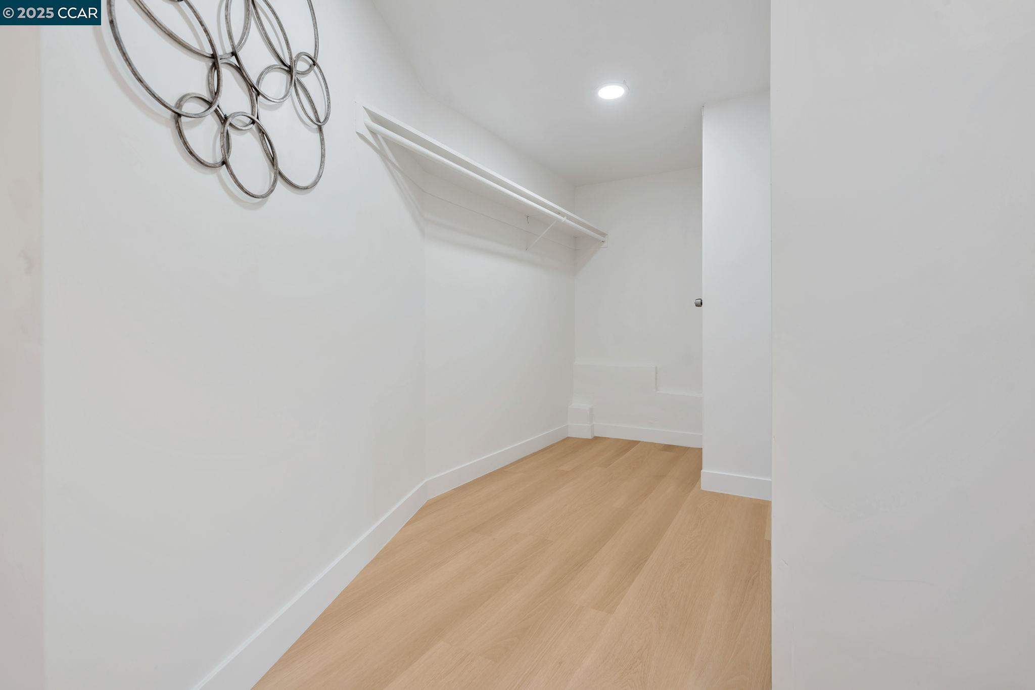 Detail Gallery Image 30 of 60 For 4663 Harbord Dr, Oakland,  CA 94618 - 3 Beds | 2/1 Baths