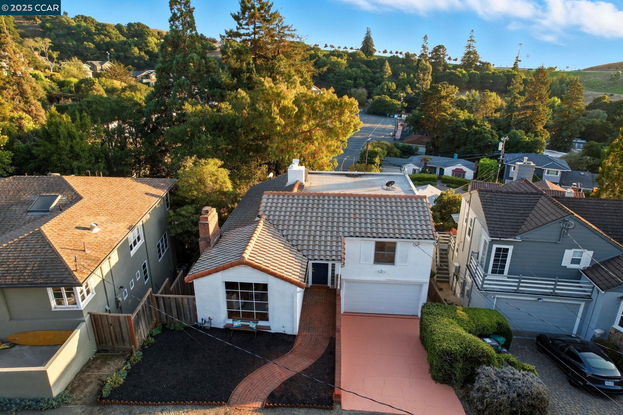 Detail Gallery Image 43 of 60 For 4663 Harbord Dr, Oakland,  CA 94618 - 3 Beds | 2/1 Baths