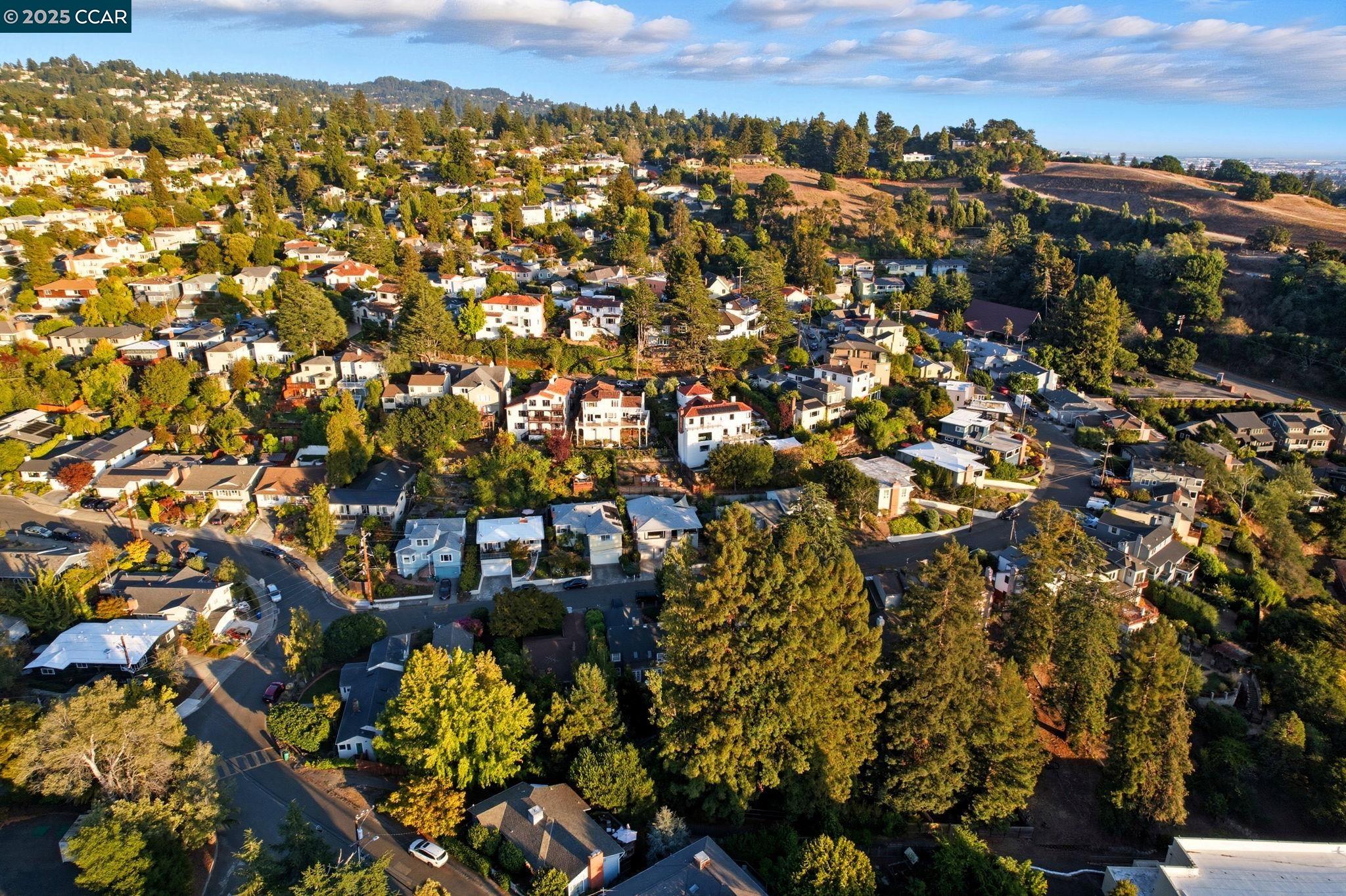 Detail Gallery Image 57 of 60 For 4663 Harbord Dr, Oakland,  CA 94618 - 3 Beds | 2/1 Baths