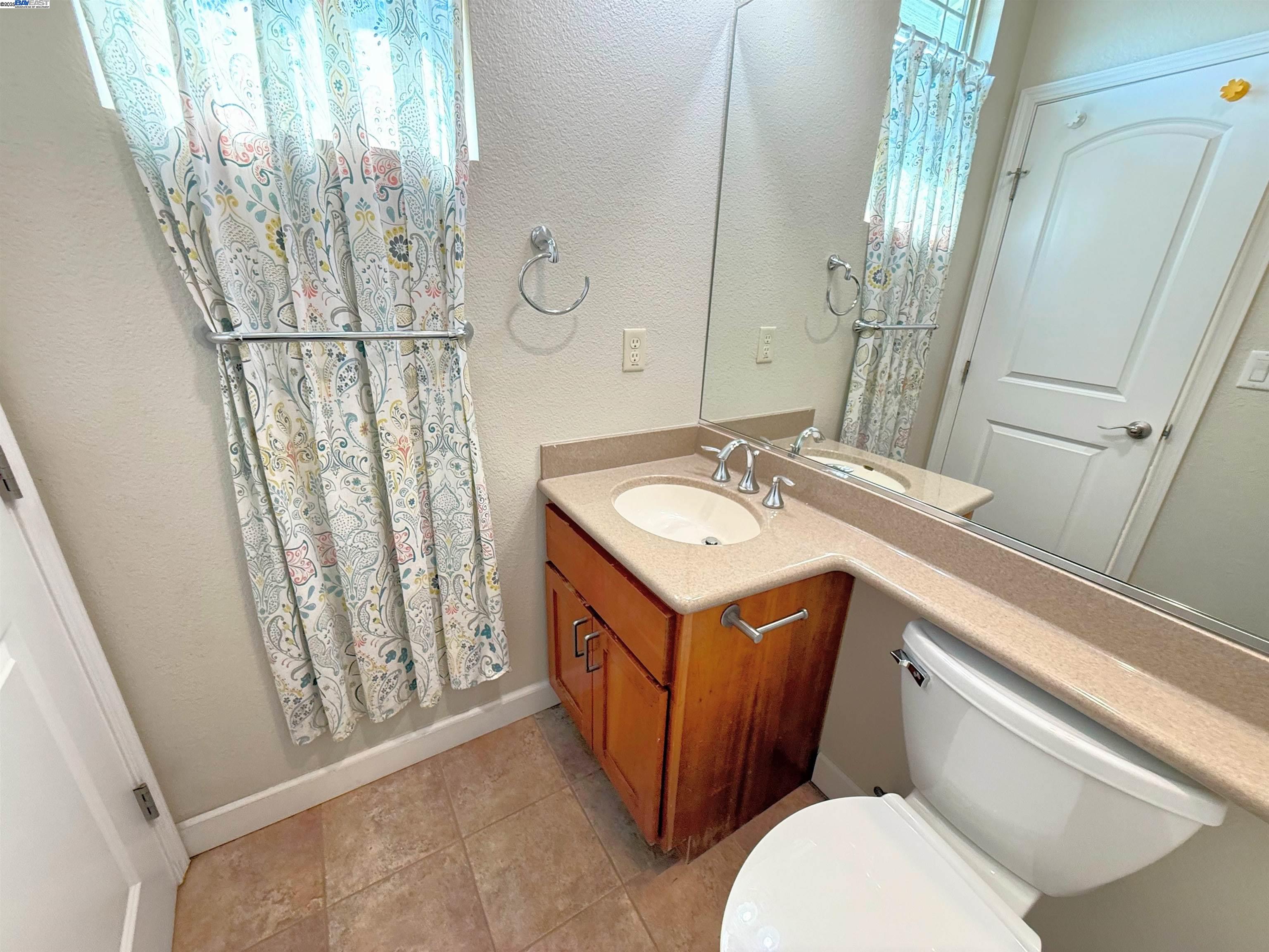 Detail Gallery Image 26 of 46 For 653 Macarthur Blvd, San Leandro,  CA 94577 - 3 Beds | 3/1 Baths