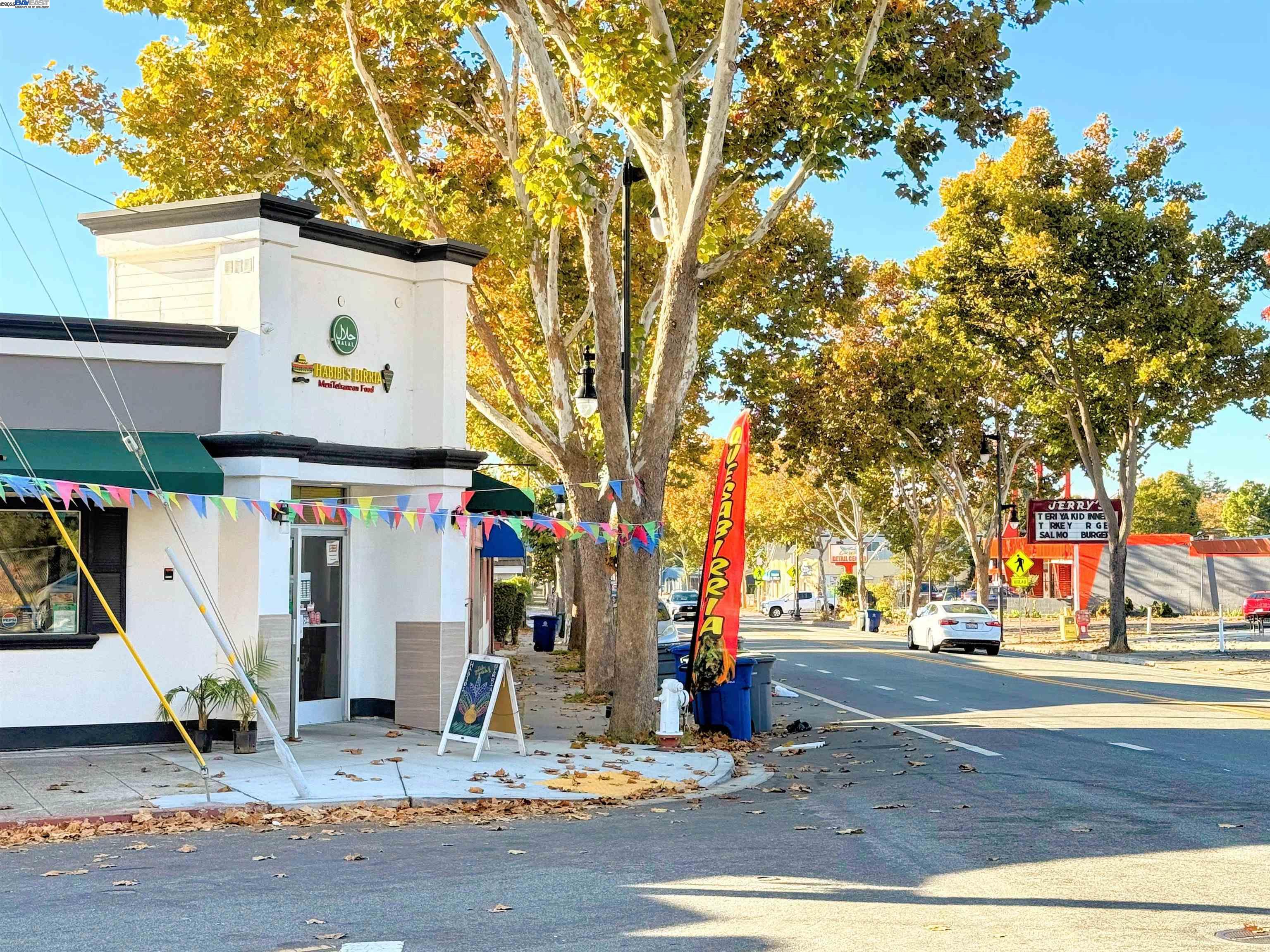 Detail Gallery Image 43 of 46 For 653 Macarthur Blvd, San Leandro,  CA 94577 - 3 Beds | 3/1 Baths