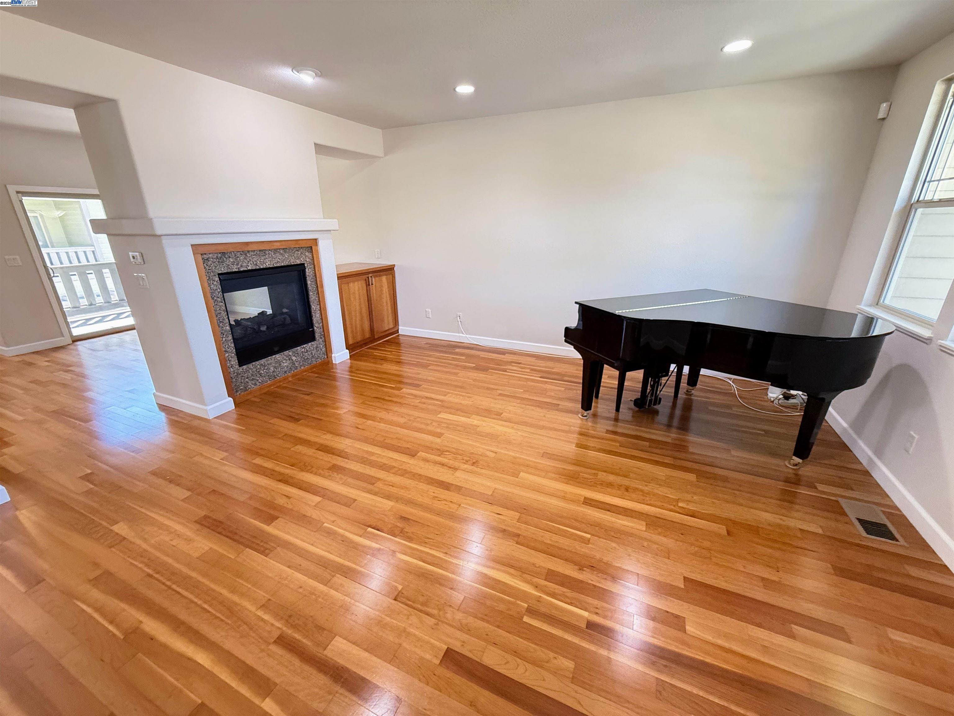 Photo #8: 41111917 Listing: Photo #8