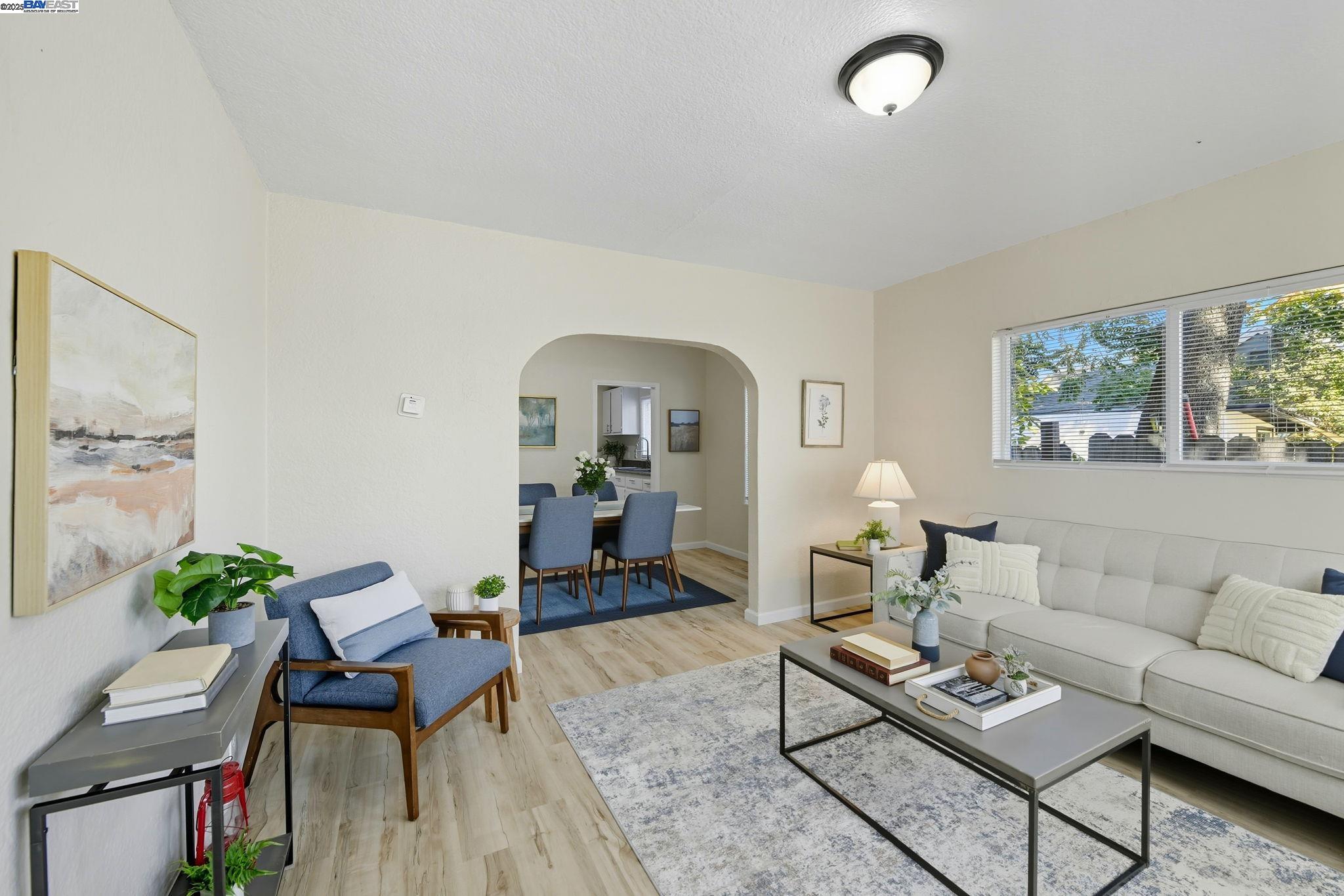 Detail Gallery Image 3 of 30 For 1113 Rivera Dr, Sacramento,  CA 95838 - 2 Beds | 1 Baths