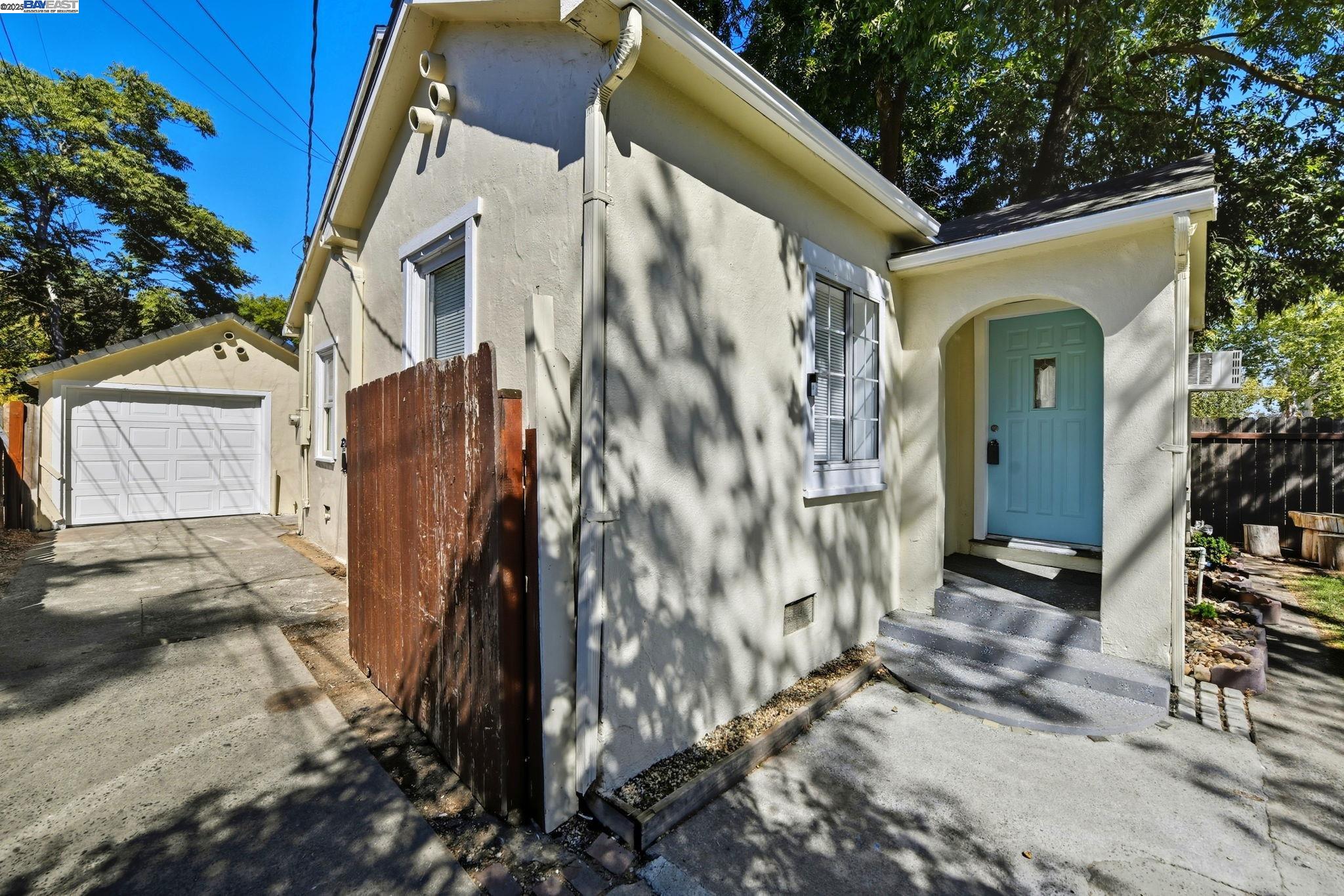Detail Gallery Image 25 of 30 For 1113 Rivera Dr, Sacramento,  CA 95838 - 2 Beds | 1 Baths