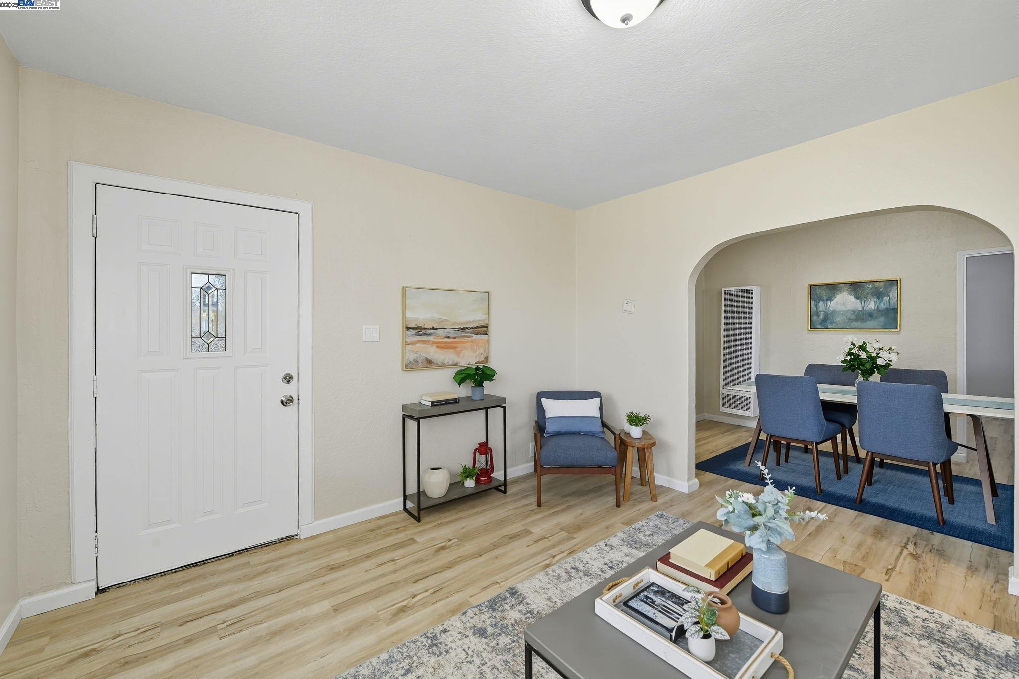 Detail Gallery Image 4 of 30 For 1113 Rivera Dr, Sacramento,  CA 95838 - 2 Beds | 1 Baths