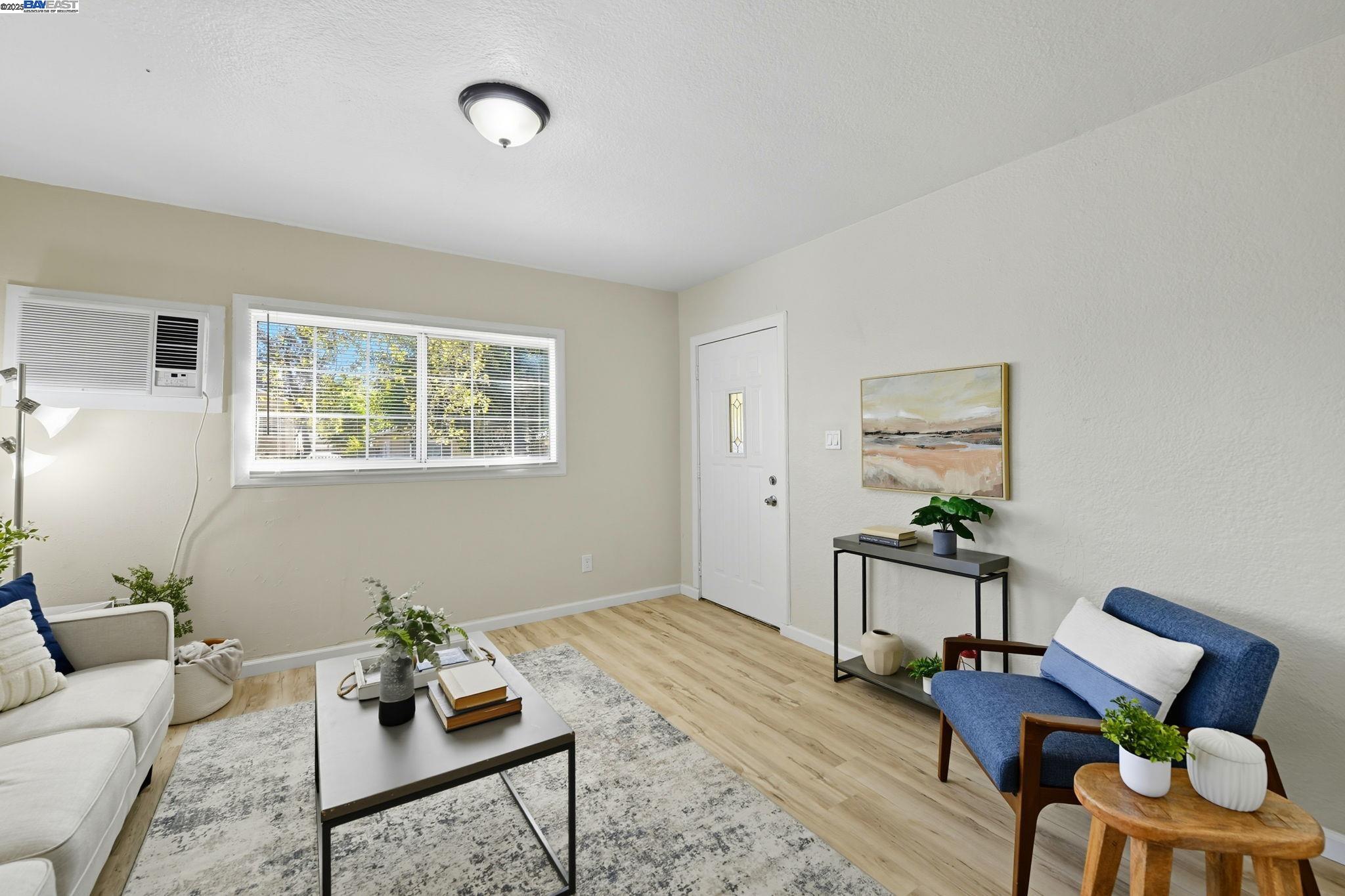 Detail Gallery Image 6 of 30 For 1113 Rivera Dr, Sacramento,  CA 95838 - 2 Beds | 1 Baths