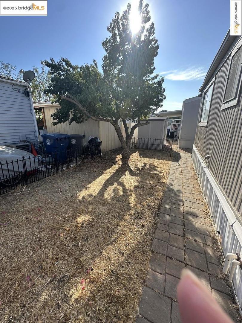Detail Gallery Image 7 of 12 For 6217 Plymouth Rock Ln, –,  CA 95521 - 2 Beds | 1 Baths