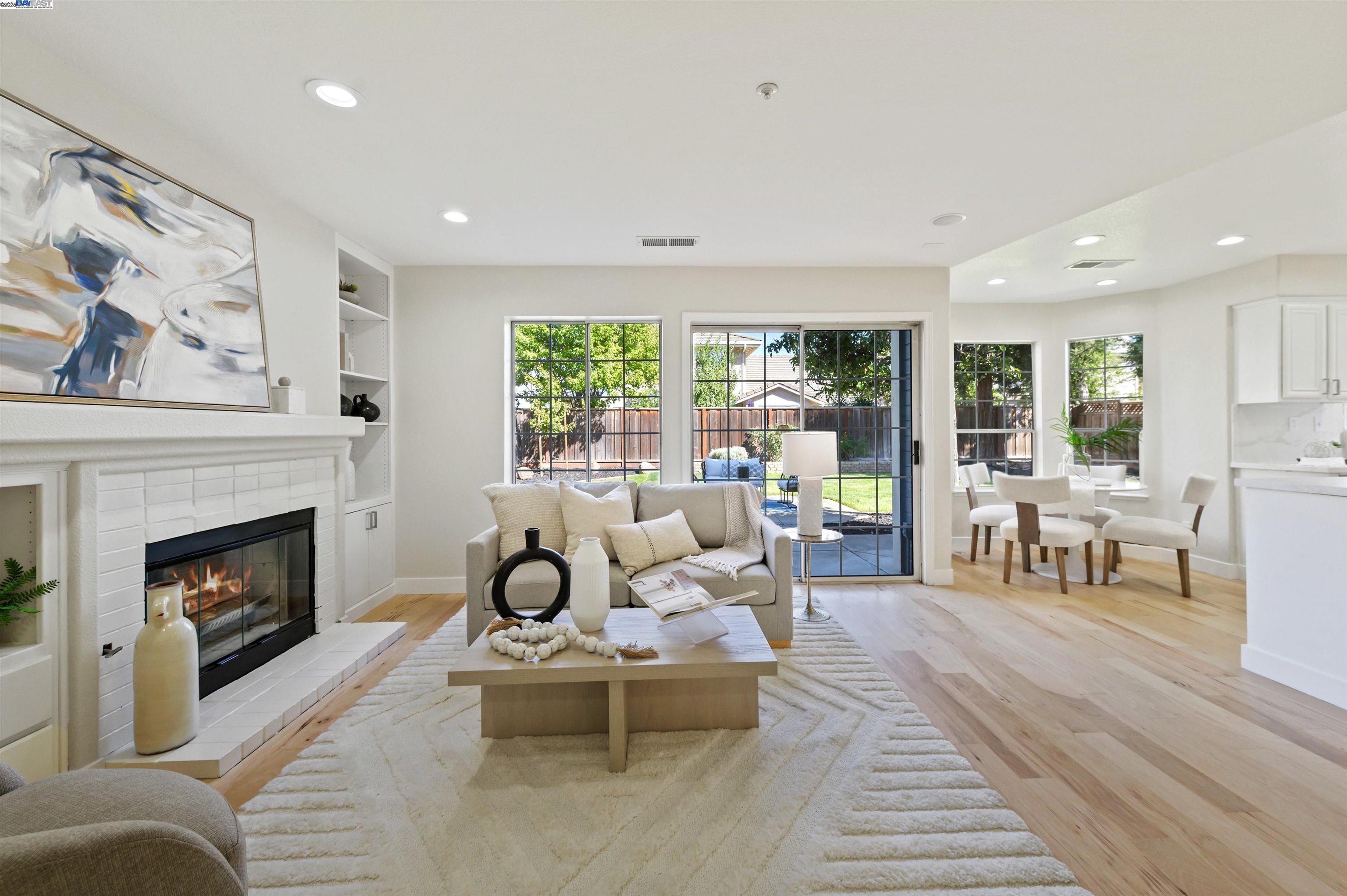 Detail Gallery Image 11 of 28 For 1121 Riviera Ct, Livermore,  CA 94551 - 4 Beds | 2/1 Baths