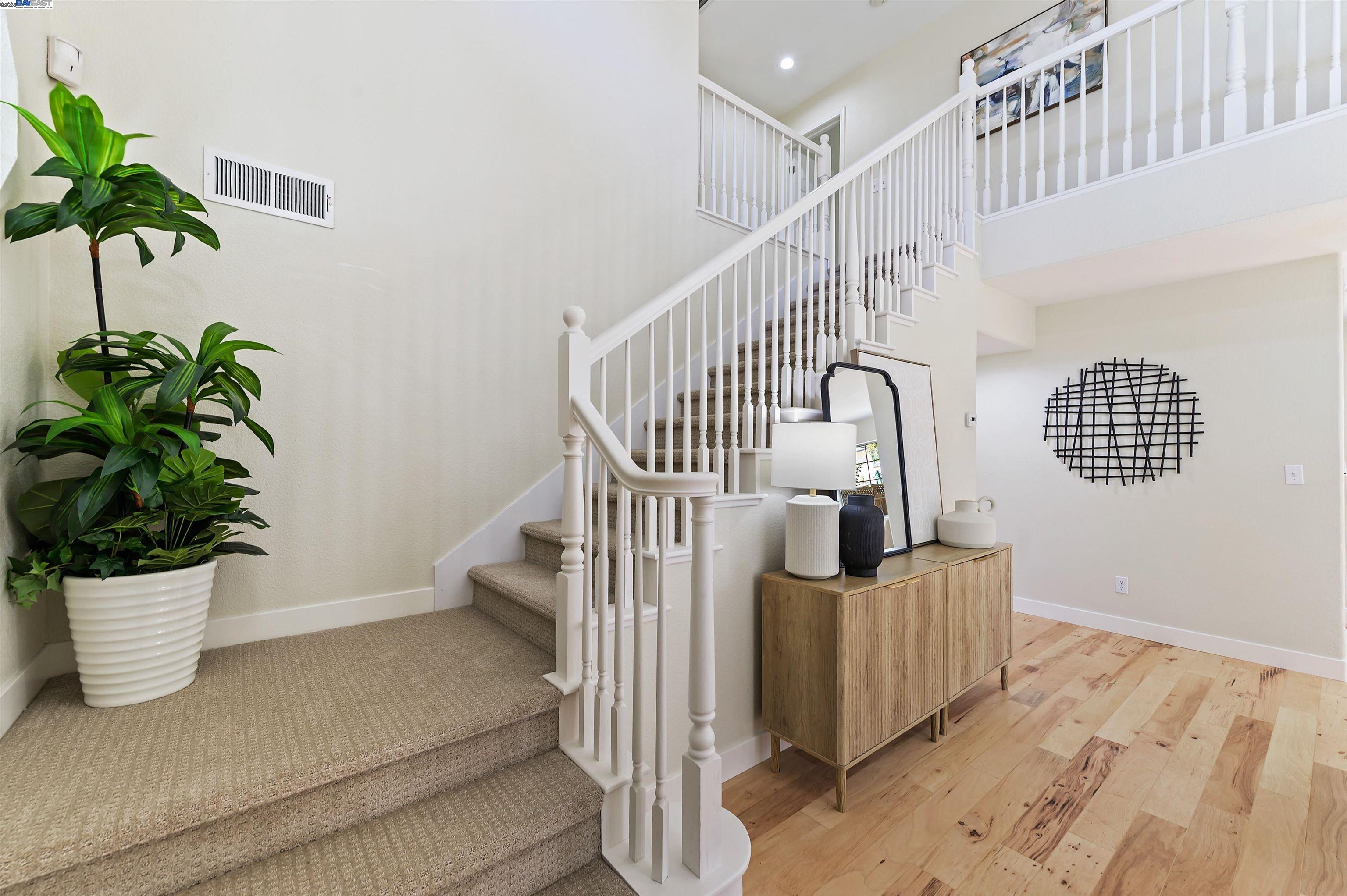 Detail Gallery Image 14 of 28 For 1121 Riviera Ct, Livermore,  CA 94551 - 4 Beds | 2/1 Baths