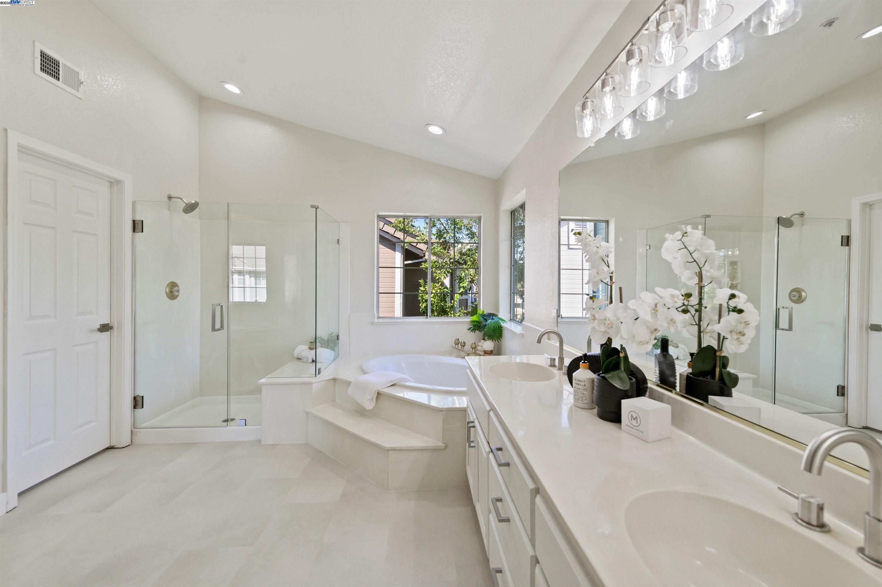 Detail Gallery Image 17 of 28 For 1121 Riviera Ct, Livermore,  CA 94551 - 4 Beds | 2/1 Baths