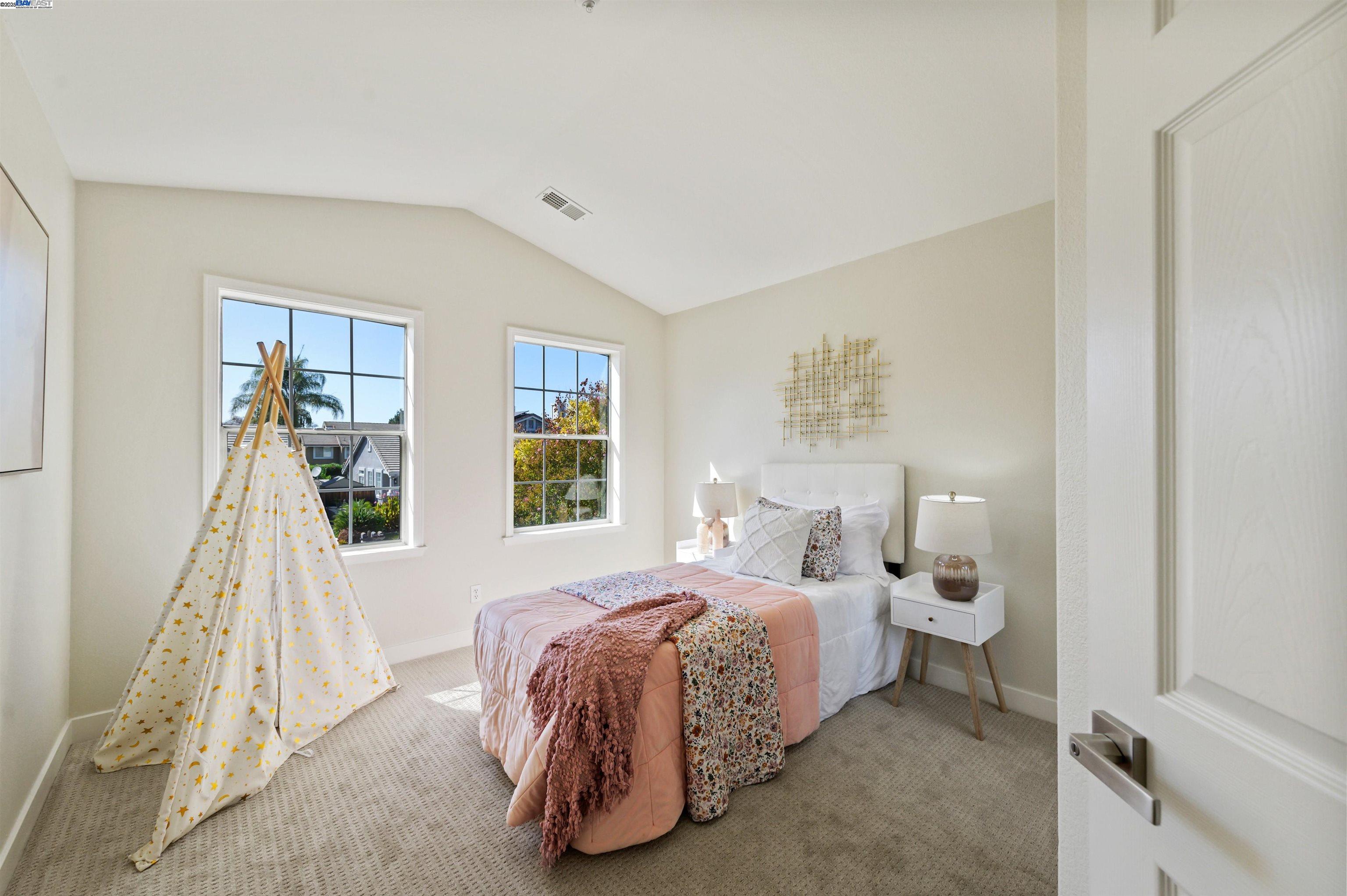 Detail Gallery Image 21 of 28 For 1121 Riviera Ct, Livermore,  CA 94551 - 4 Beds | 2/1 Baths