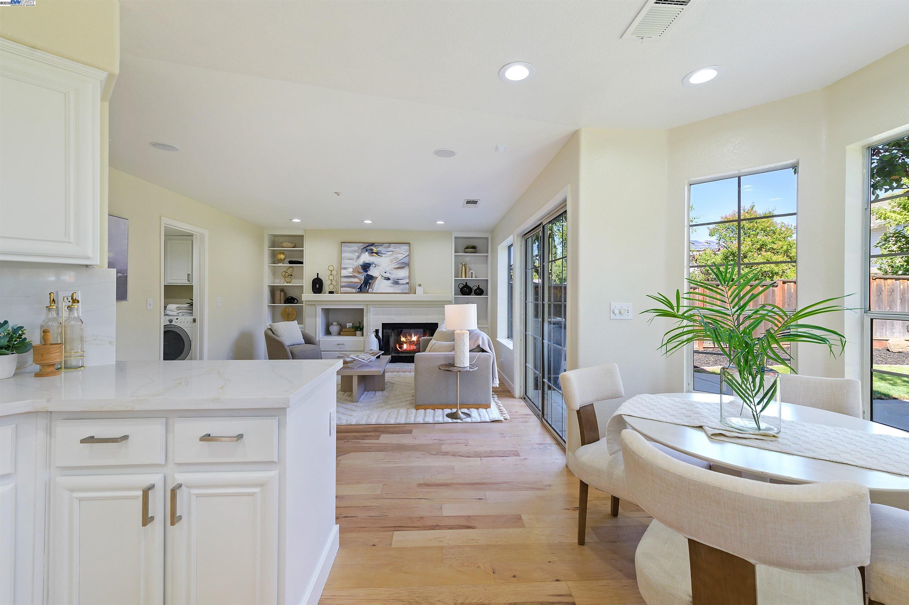 Detail Gallery Image 9 of 28 For 1121 Riviera Ct, Livermore,  CA 94551 - 4 Beds | 2/1 Baths