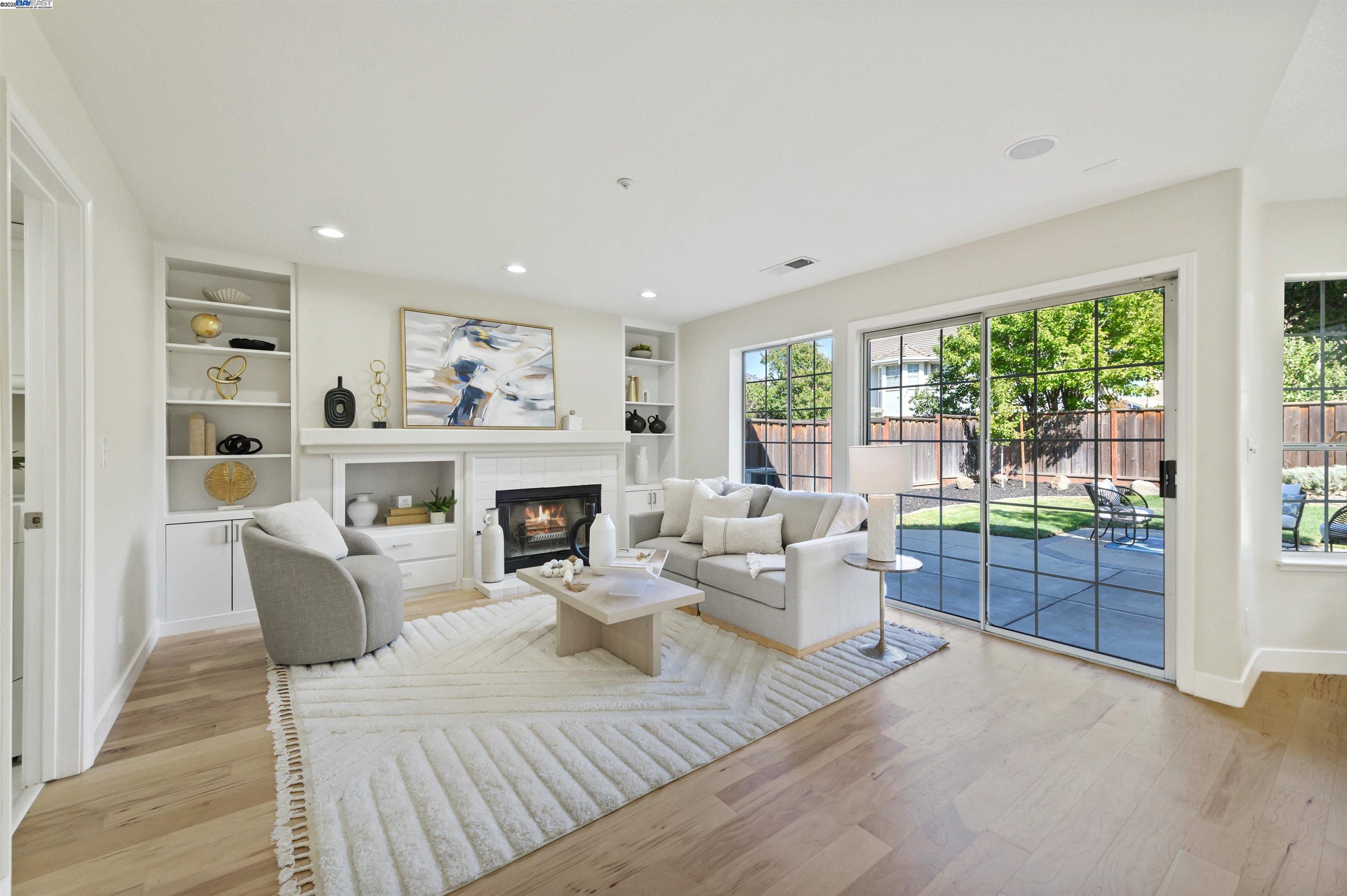 Detail Gallery Image 10 of 28 For 1121 Riviera Ct, Livermore,  CA 94551 - 4 Beds | 2/1 Baths