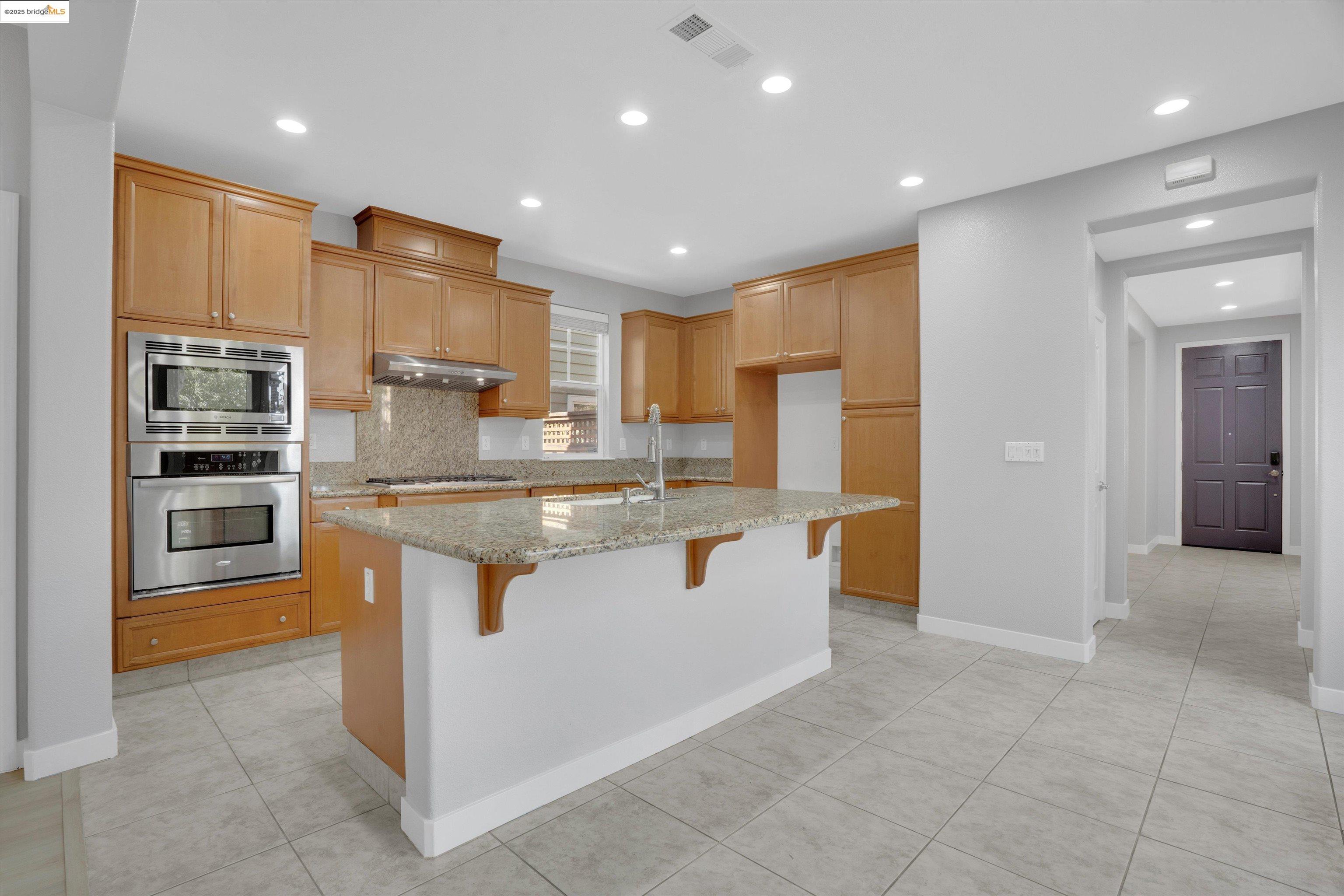 Detail Gallery Image 21 of 51 For 1002 Flagship Dr, Vallejo,  CA 94592 - 3 Beds | 2/1 Baths