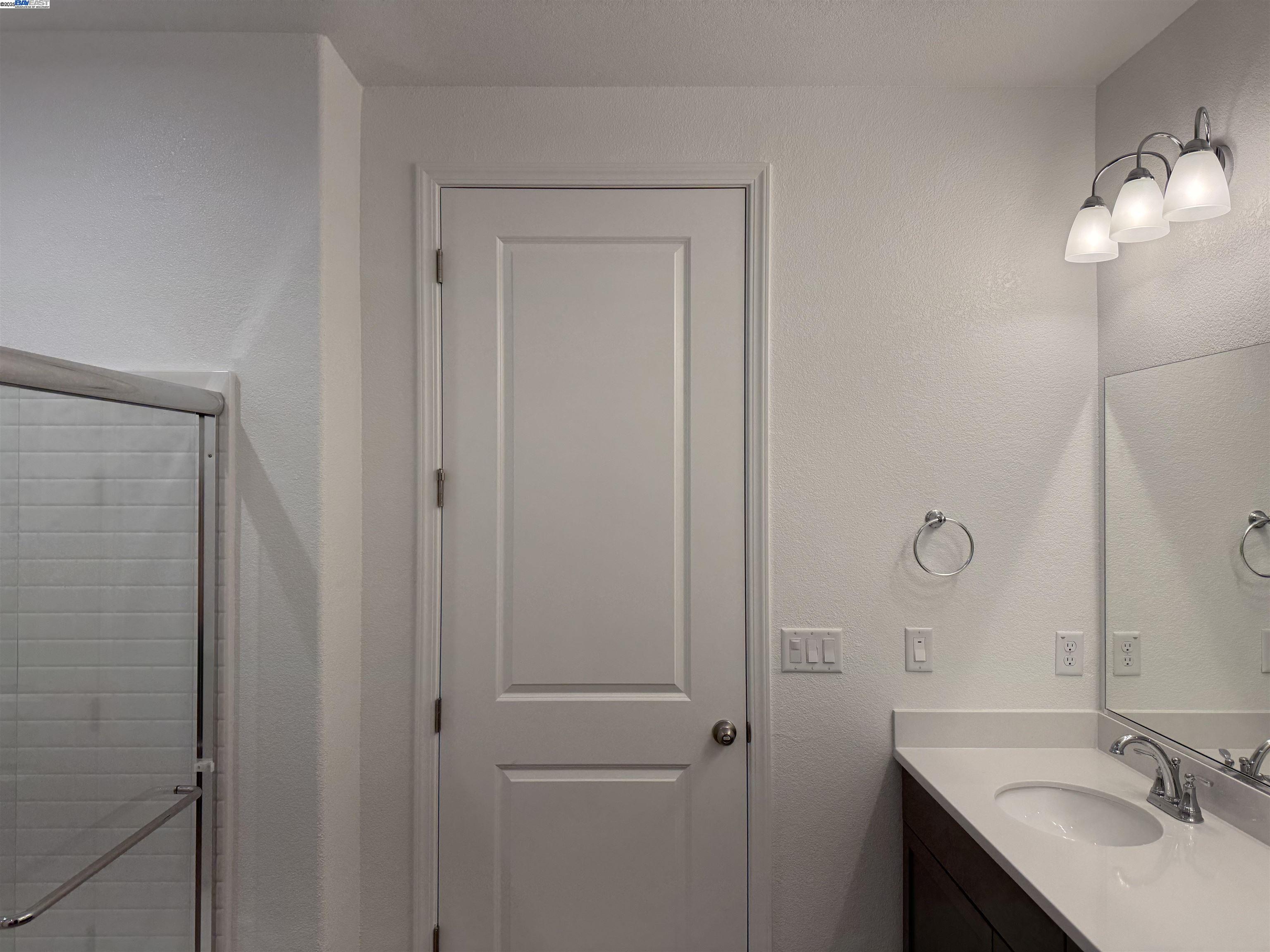 Detail Gallery Image 20 of 36 For 2017 Quartz Cove Way, Roseville,  CA 95747 - 4 Beds | 2 Baths
