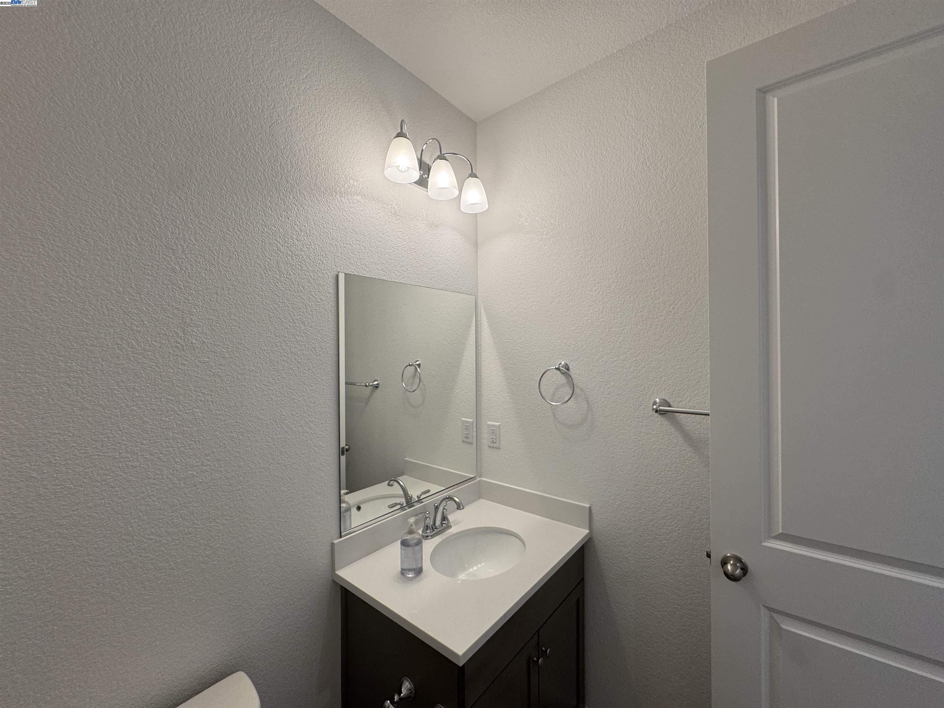 Detail Gallery Image 26 of 36 For 2017 Quartz Cove Way, Roseville,  CA 95747 - 4 Beds | 2 Baths