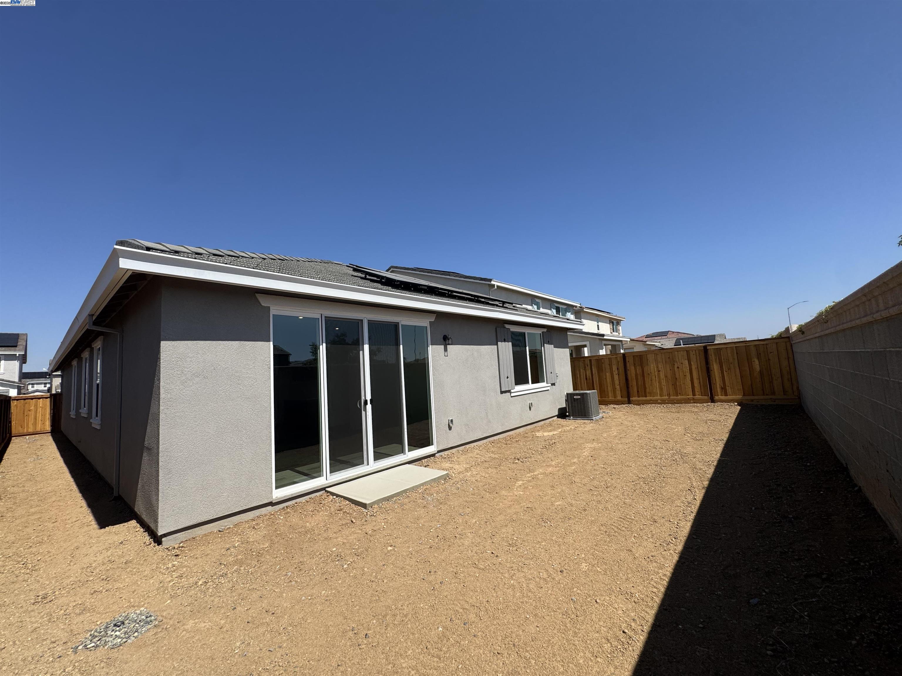 Detail Gallery Image 31 of 36 For 2017 Quartz Cove Way, Roseville,  CA 95747 - 4 Beds | 2 Baths