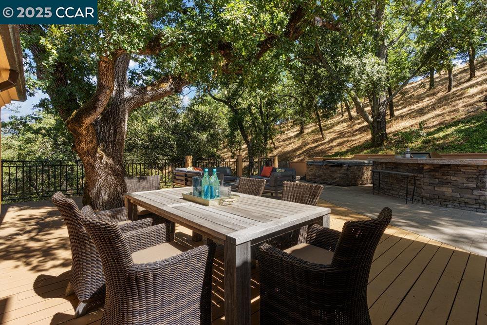 Detail Gallery Image 48 of 60 For 3949 Canyon Dr, Lafayette,  CA 94549-2701 - 5 Beds | 5/1 Baths