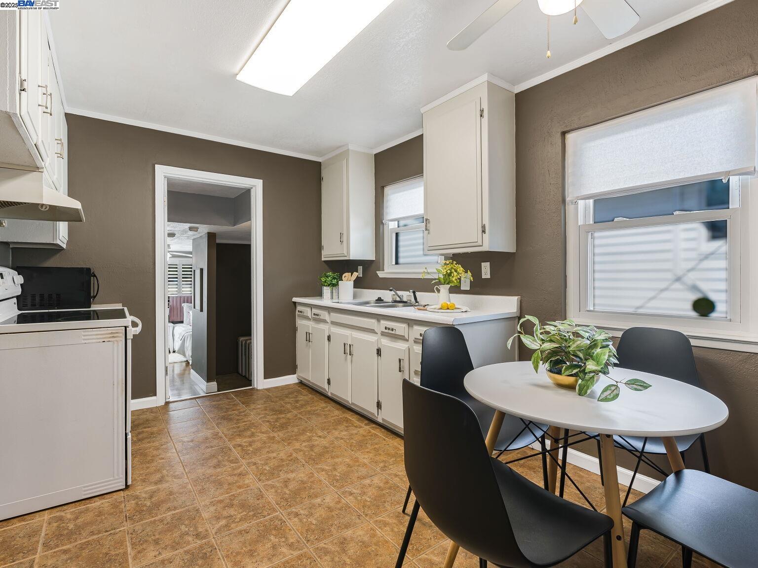 Detail Gallery Image 14 of 21 For 130 12th St, Vallejo,  CA 94590 - 3 Beds | 1 Baths