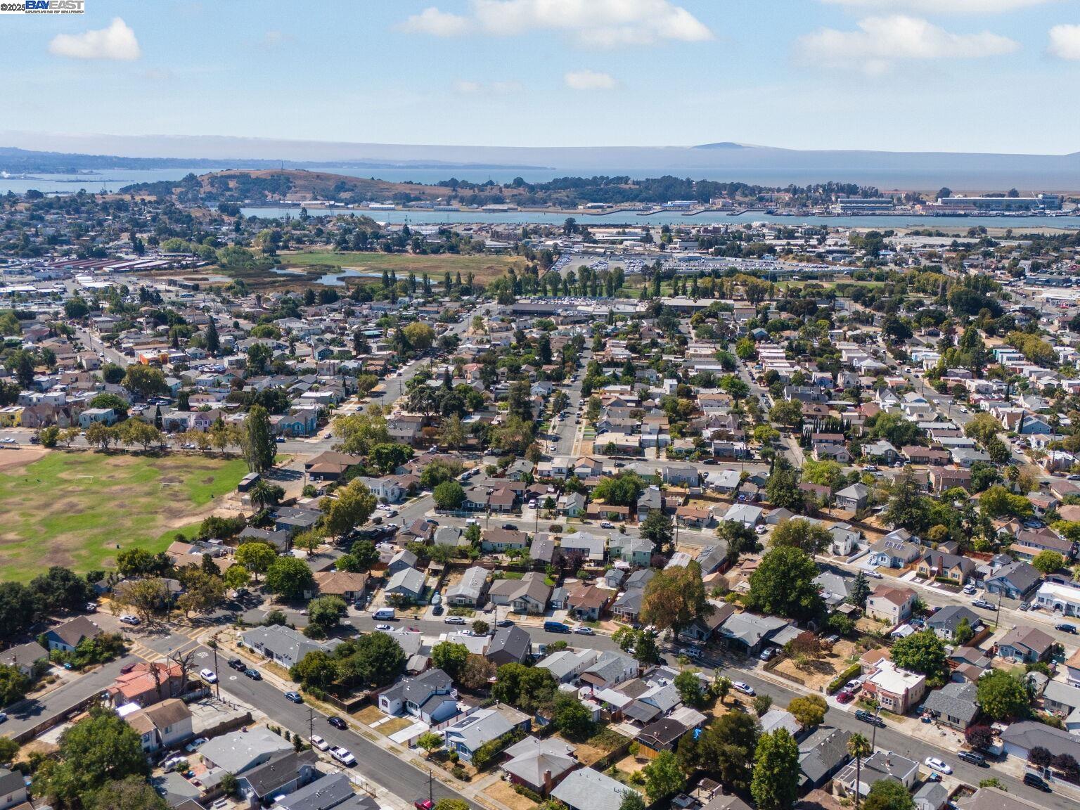 Detail Gallery Image 6 of 21 For 130 12th St, Vallejo,  CA 94590 - 3 Beds | 1 Baths