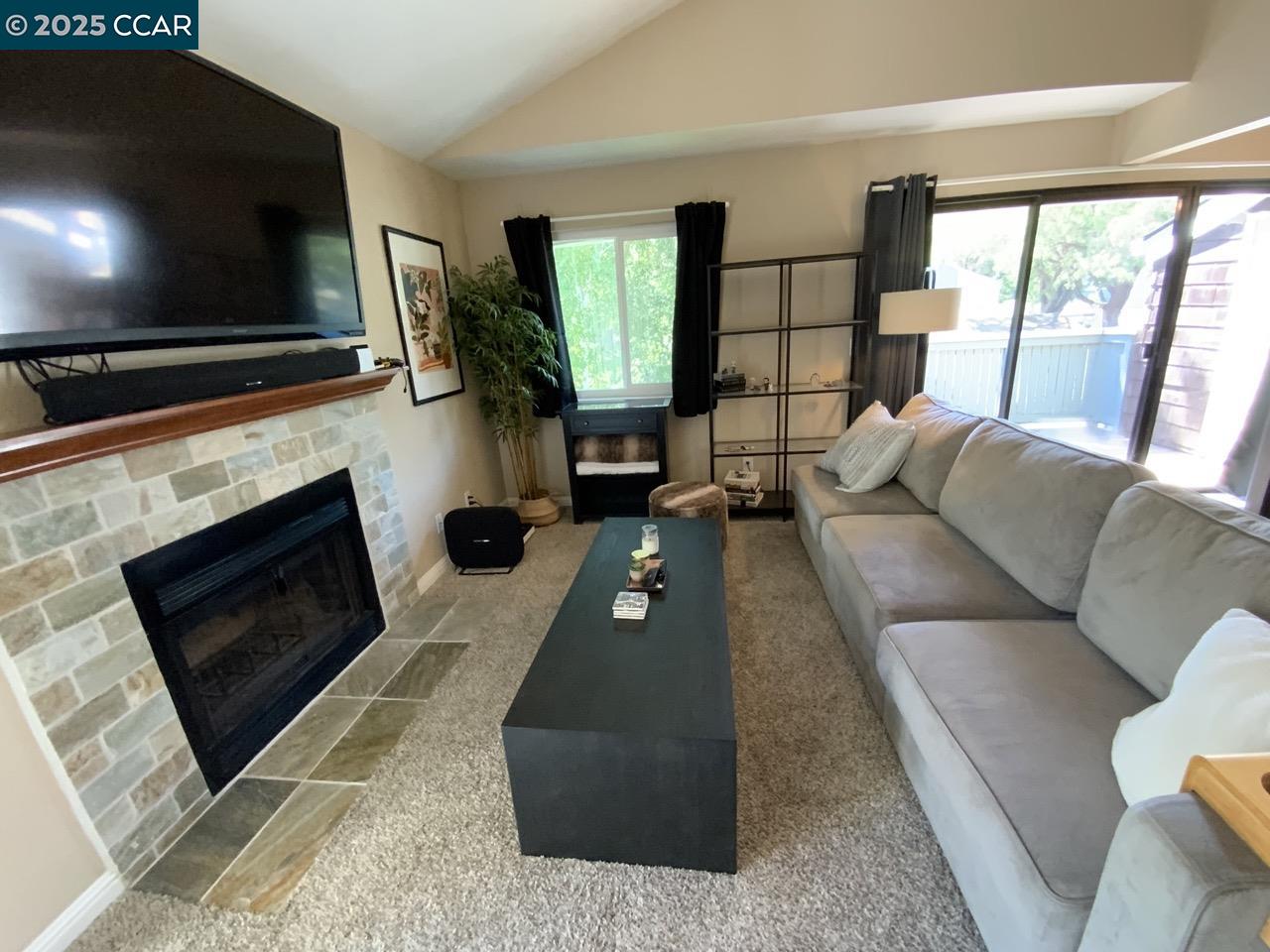 Detail Gallery Image 5 of 27 For 205 Compton Cir #B,  San Ramon,  CA 94583 - 1 Beds | 1 Baths