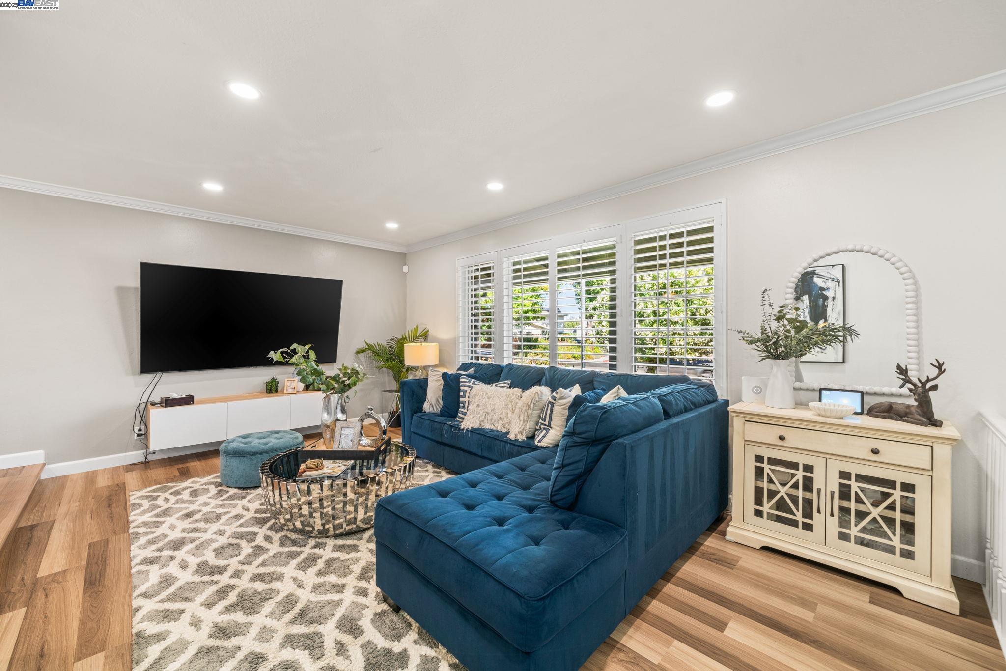 Detail Gallery Image 11 of 52 For 4336 Muirwood Dr, Pleasanton,  CA 94588 - 4 Beds | 2/1 Baths