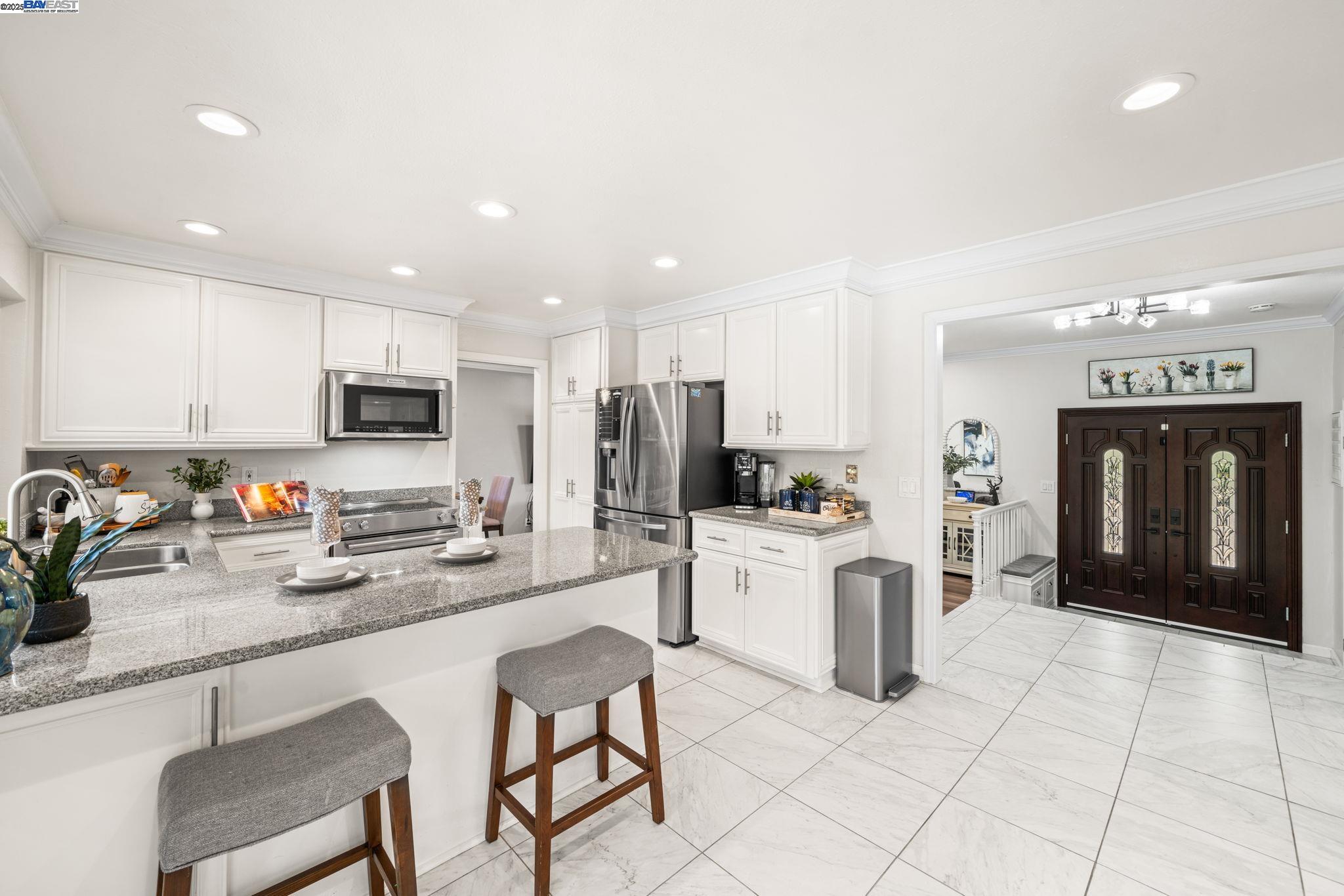 Detail Gallery Image 17 of 52 For 4336 Muirwood Dr, Pleasanton,  CA 94588 - 4 Beds | 2/1 Baths