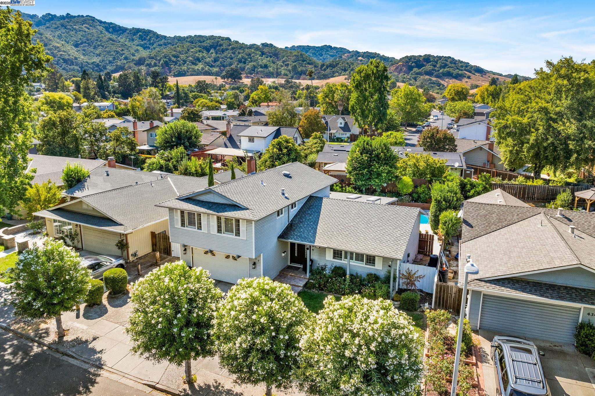 Detail Gallery Image 5 of 52 For 4336 Muirwood Dr, Pleasanton,  CA 94588 - 4 Beds | 2/1 Baths
