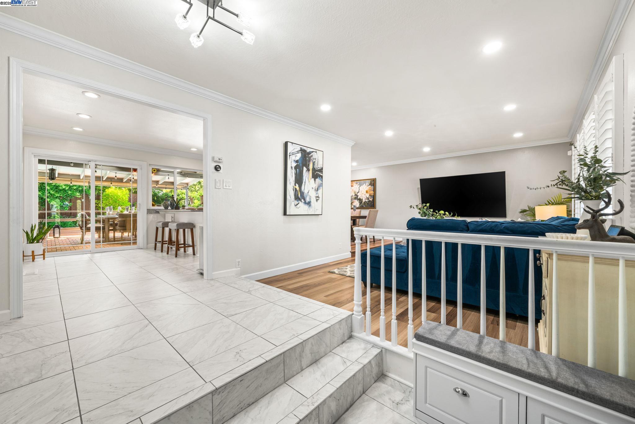 Detail Gallery Image 9 of 52 For 4336 Muirwood Dr, Pleasanton,  CA 94588 - 4 Beds | 2/1 Baths