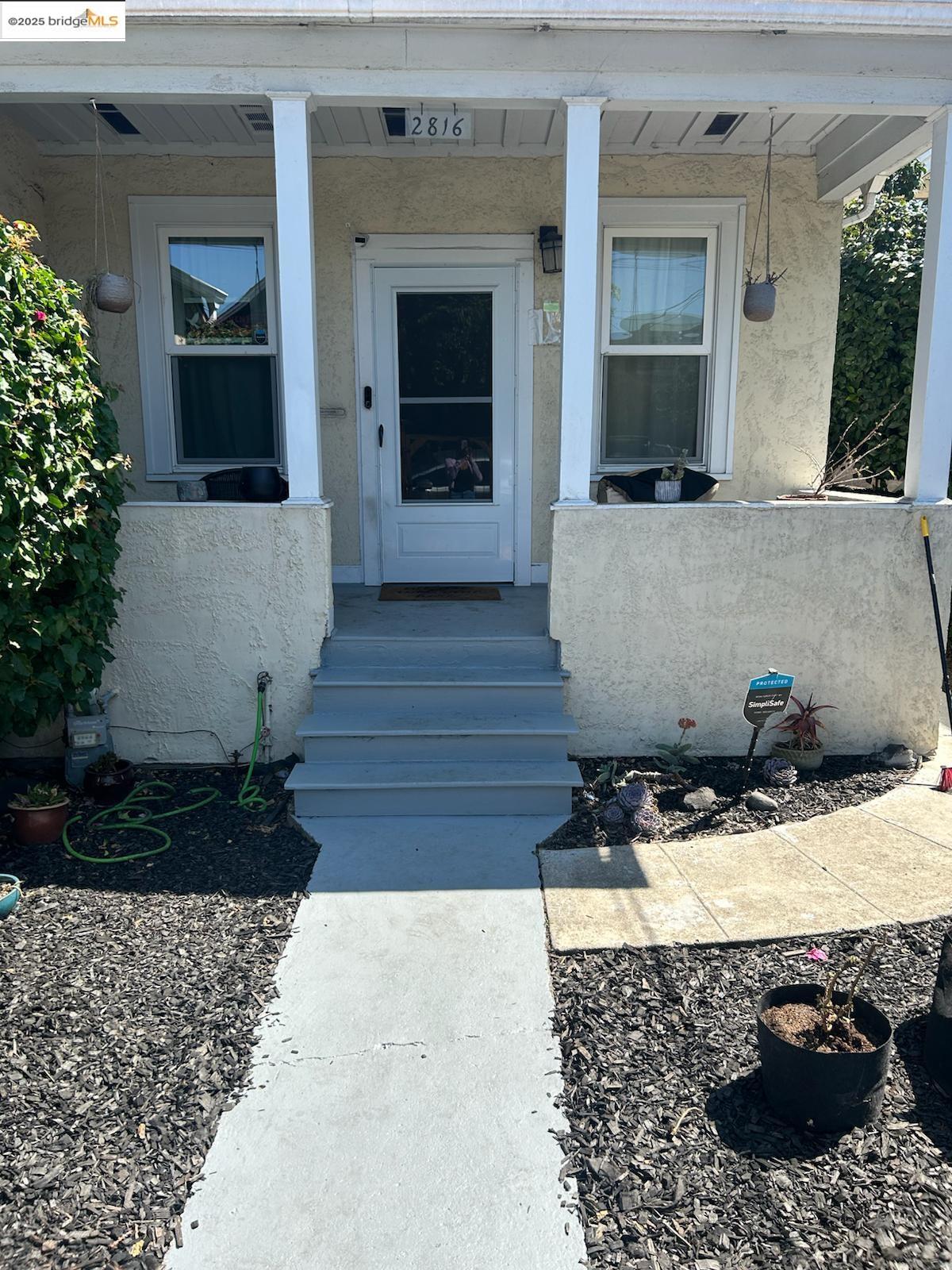 Detail Gallery Image 2 of 12 For 2816 Viola St, Oakland,  CA 94619 - 1 Beds | 1 Baths