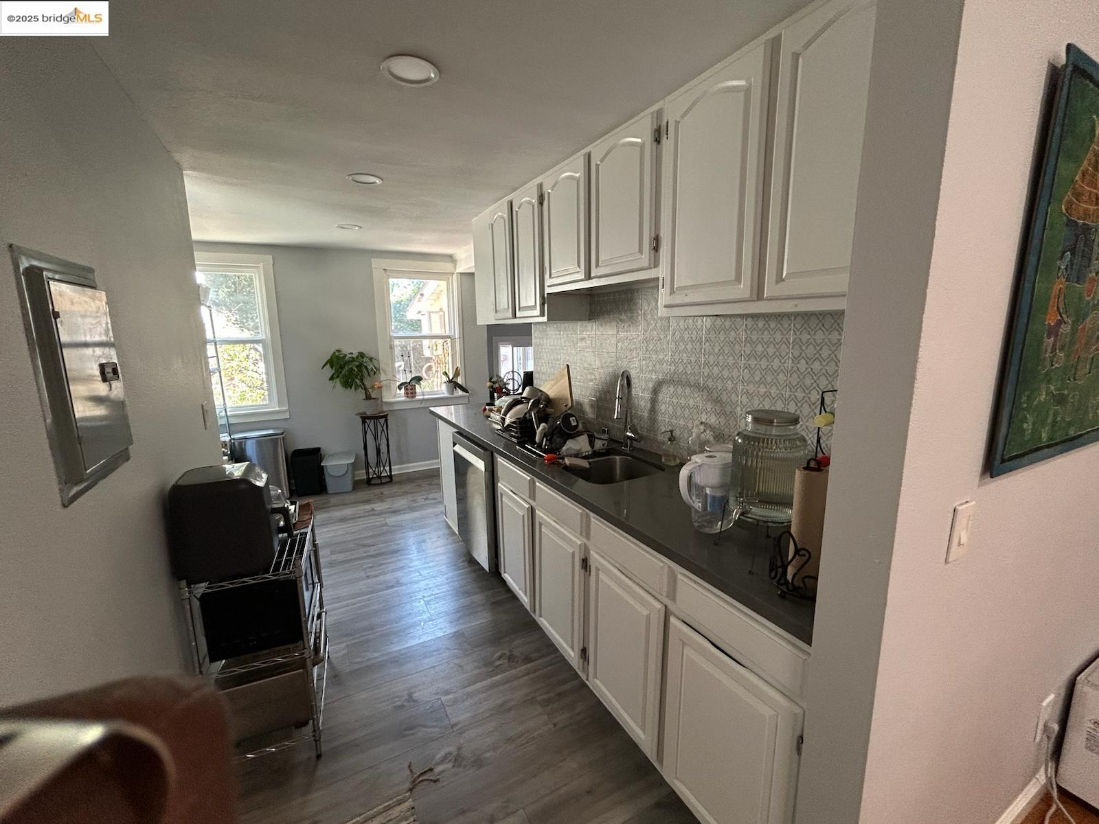 Detail Gallery Image 5 of 12 For 2816 Viola St, Oakland,  CA 94619 - 1 Beds | 1 Baths