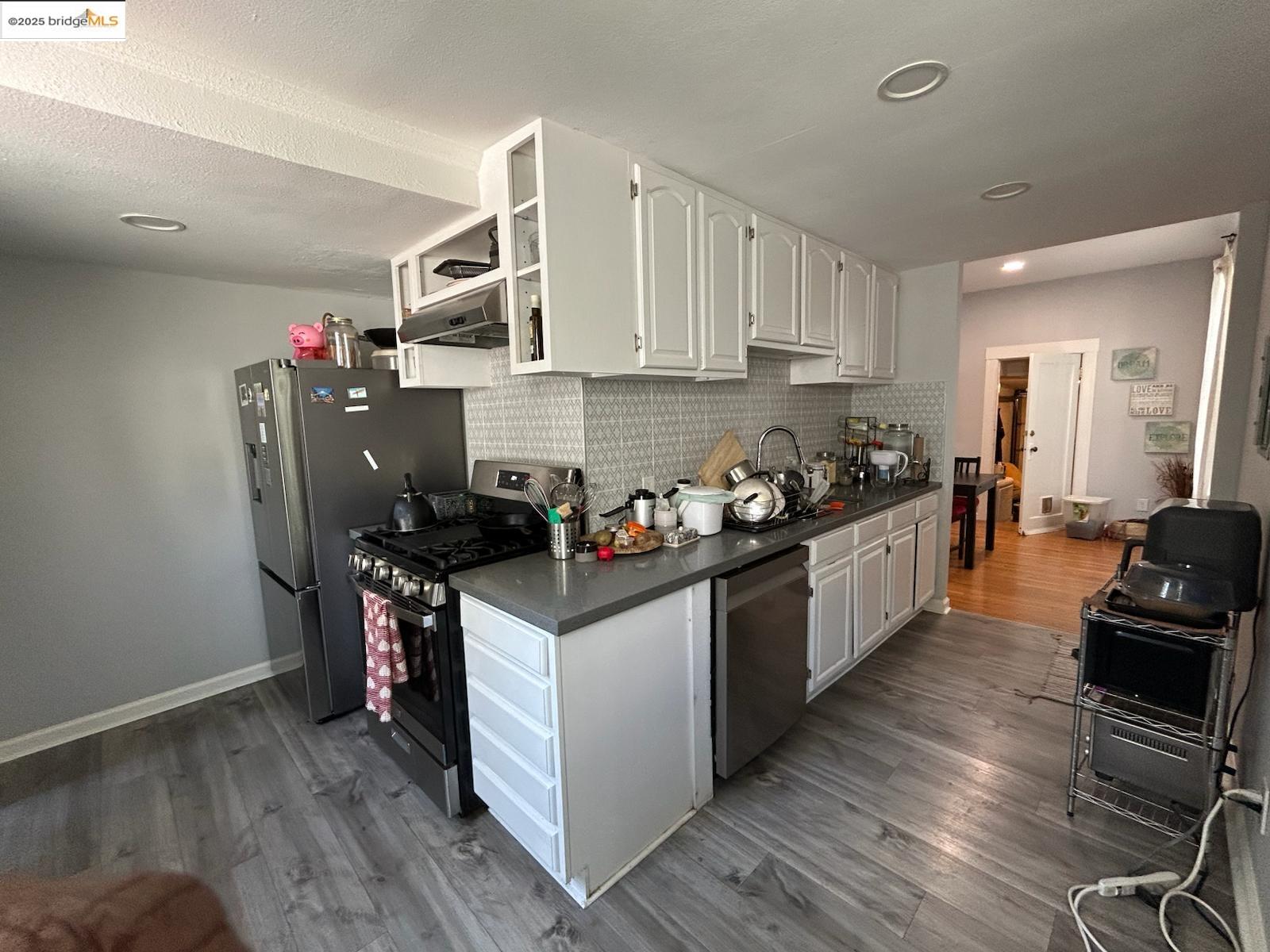 Detail Gallery Image 6 of 12 For 2816 Viola St, Oakland,  CA 94619 - 1 Beds | 1 Baths