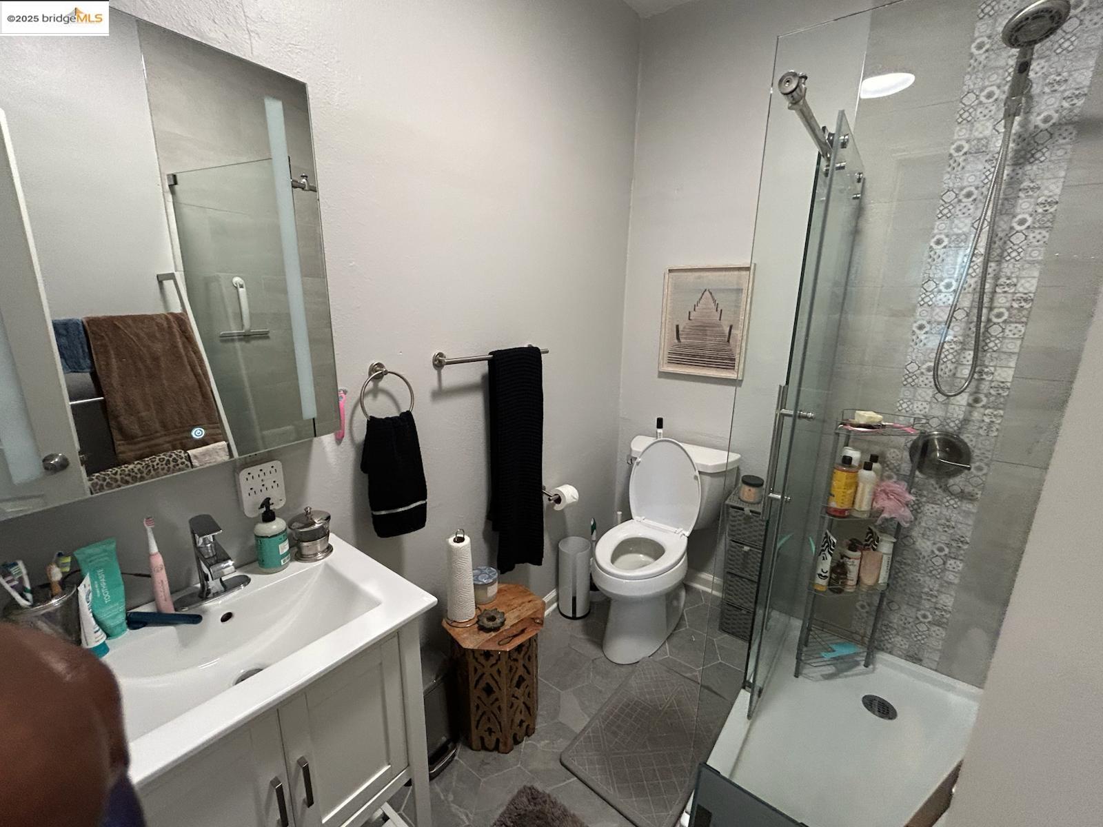 Detail Gallery Image 7 of 12 For 2816 Viola St, Oakland,  CA 94619 - 1 Beds | 1 Baths