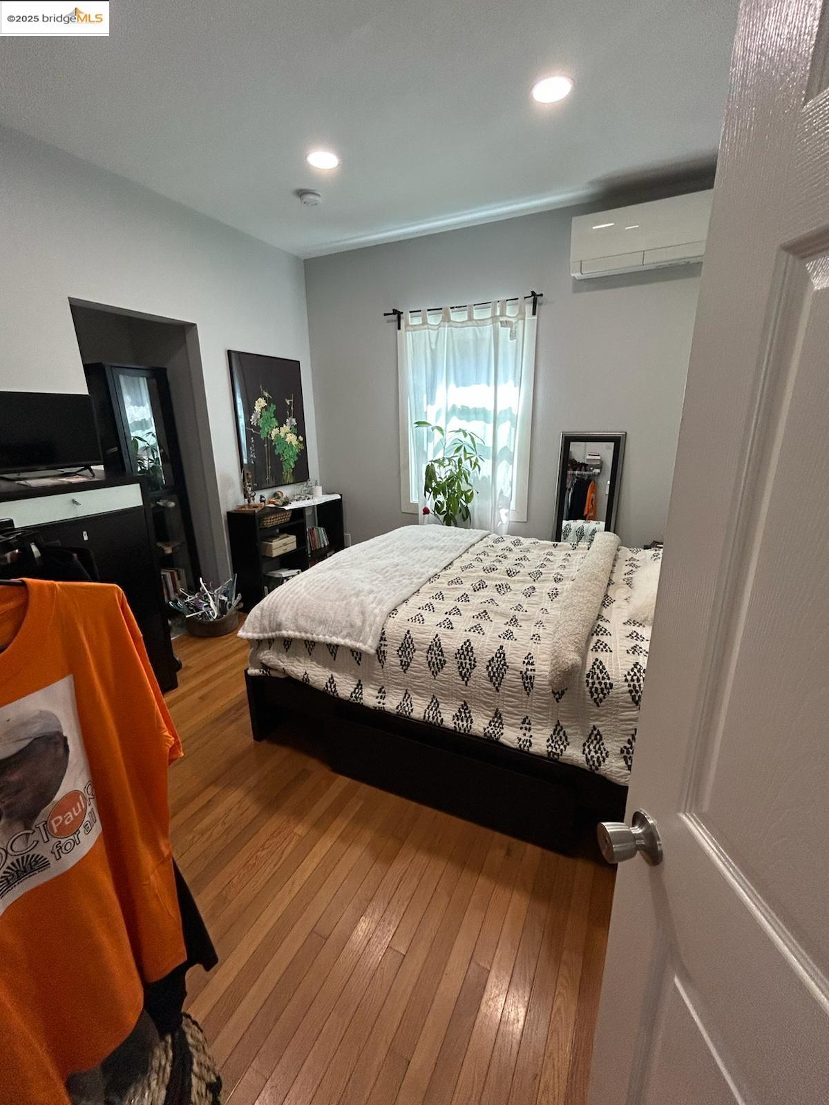 Detail Gallery Image 8 of 12 For 2816 Viola St, Oakland,  CA 94619 - 1 Beds | 1 Baths
