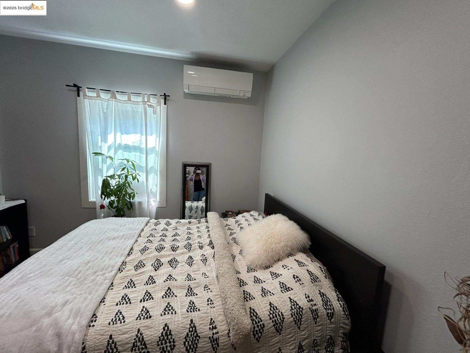 Detail Gallery Image 9 of 12 For 2816 Viola St, Oakland,  CA 94619 - 1 Beds | 1 Baths