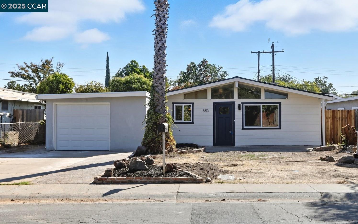 Front Image Thumbnail for CC41111932