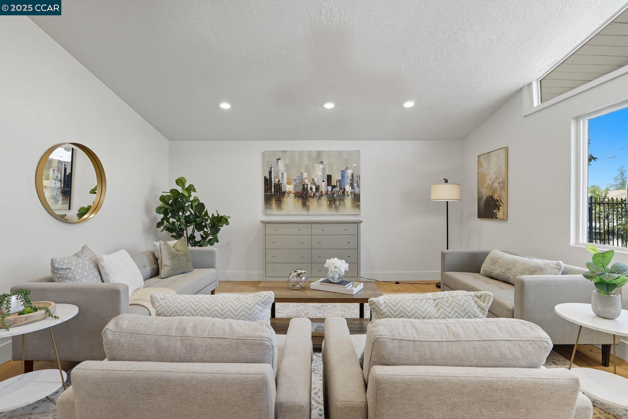 Detail Gallery Image 13 of 24 For 5813 42nd St, Sacramento,  CA 95824 - 3 Beds | 1 Baths