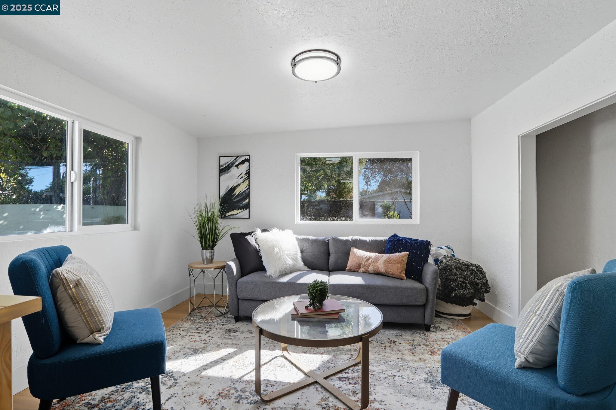 Detail Gallery Image 5 of 24 For 5813 42nd St, Sacramento,  CA 95824 - 3 Beds | 1 Baths