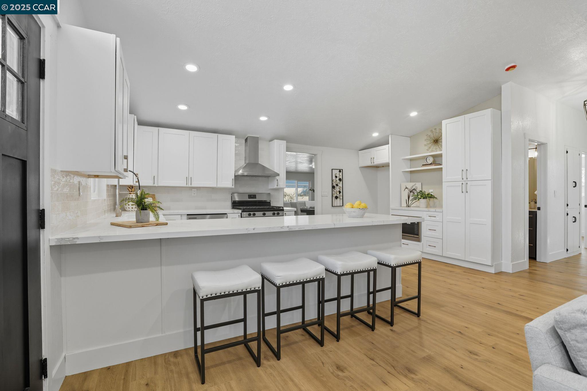 Detail Gallery Image 10 of 24 For 5813 42nd St, Sacramento,  CA 95824 - 3 Beds | 1 Baths
